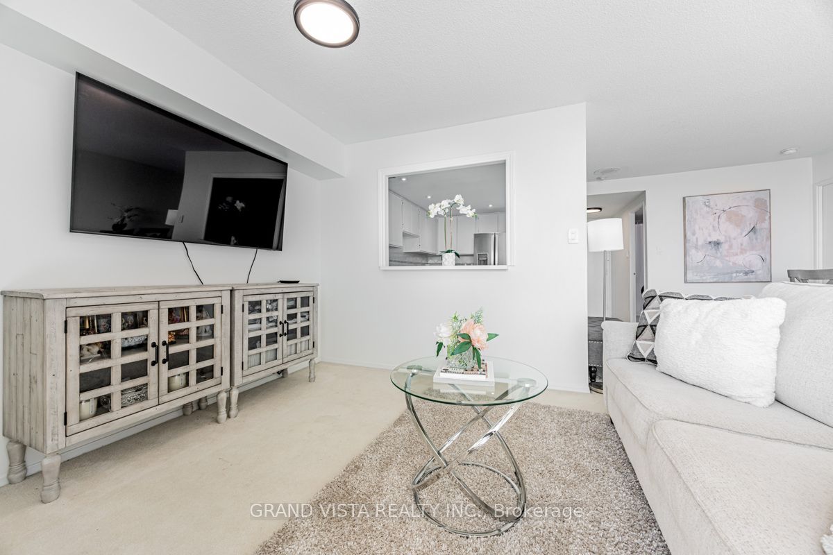 10 Dean Park Rd 5 Property Photo 2