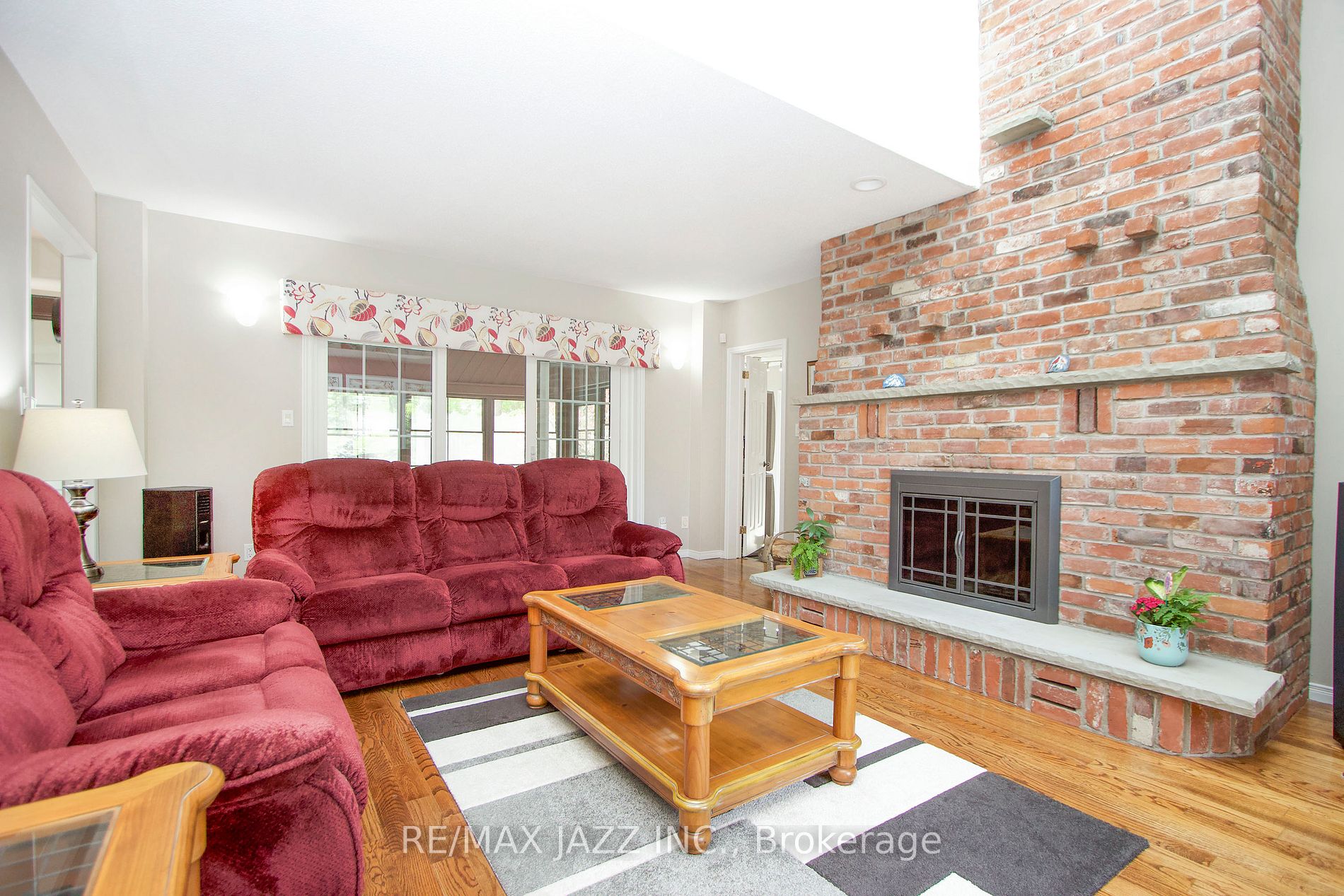 35 Castle Harbour Dr Property Photo 6