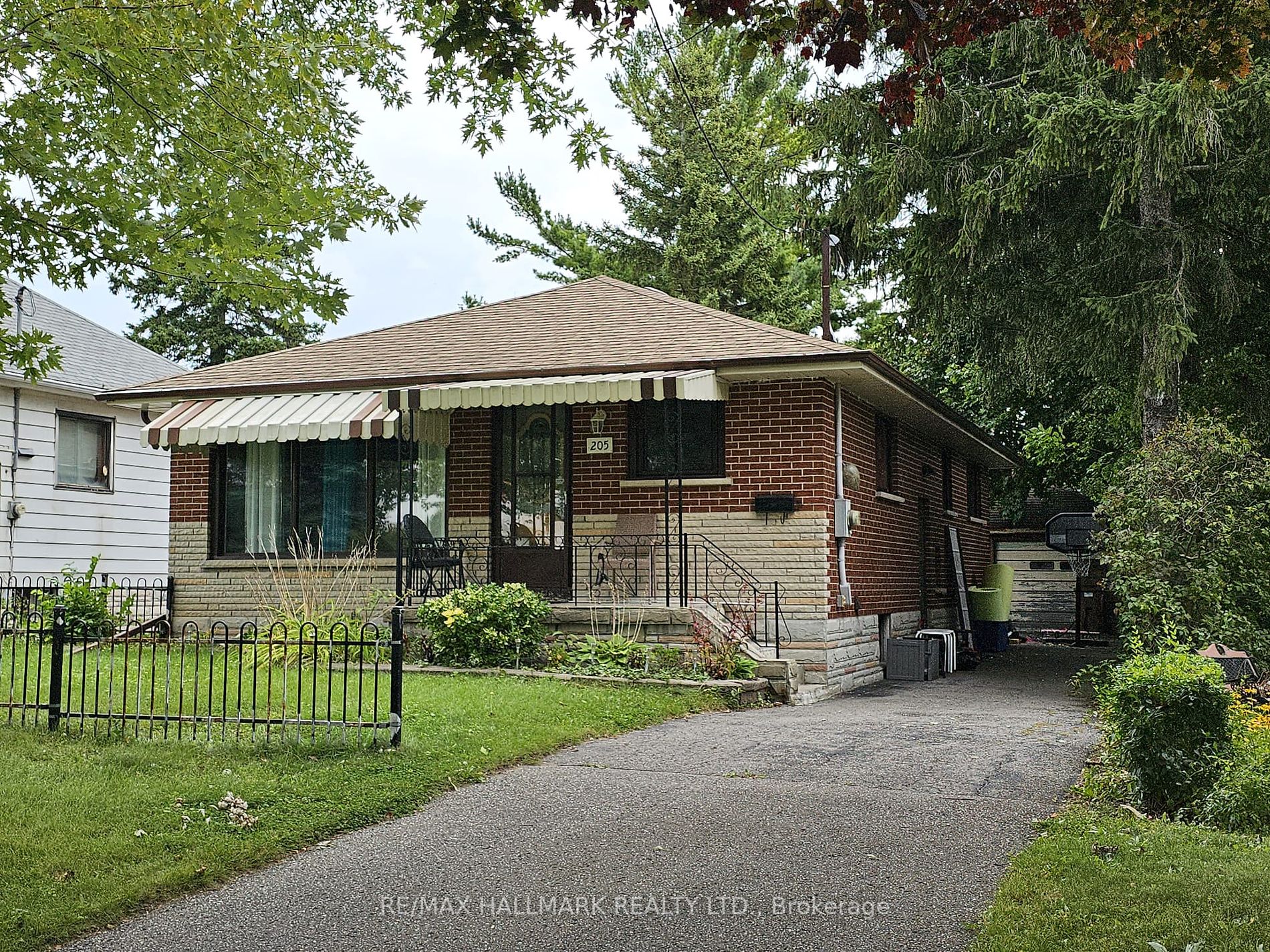 205 Grenfell St Property Photo 1