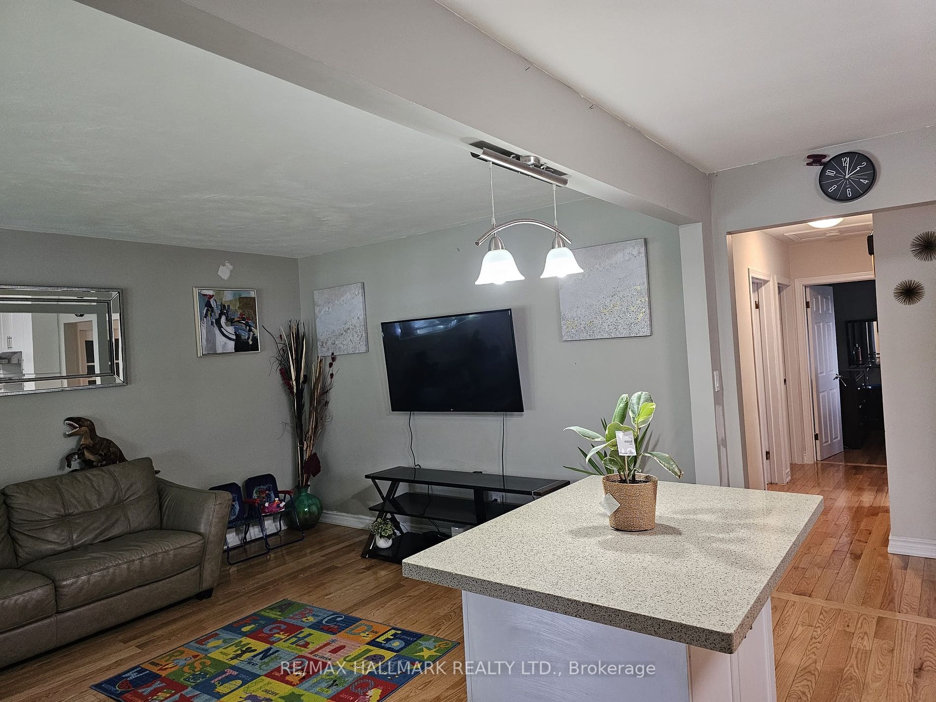 205 Grenfell St Property Photo 7