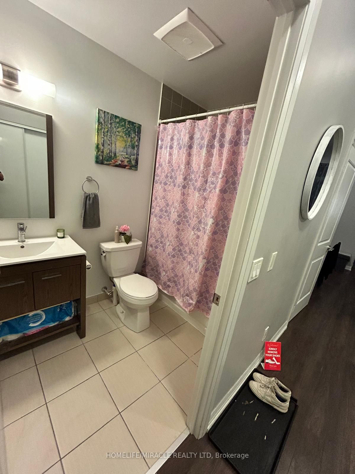 30 Meadowglen Pl 15 Property Photo 6