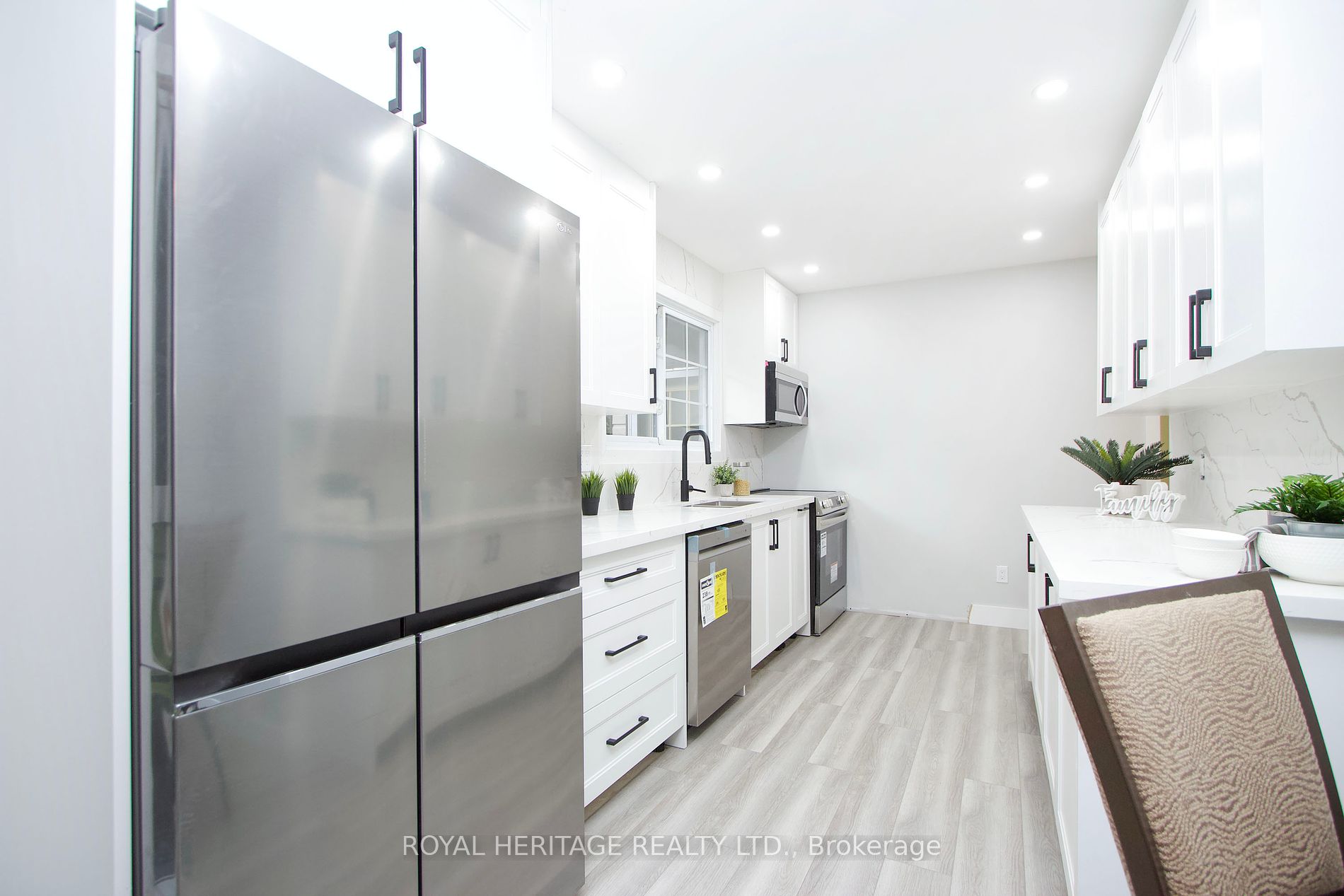 11450 Simcoe St Property Photo 2