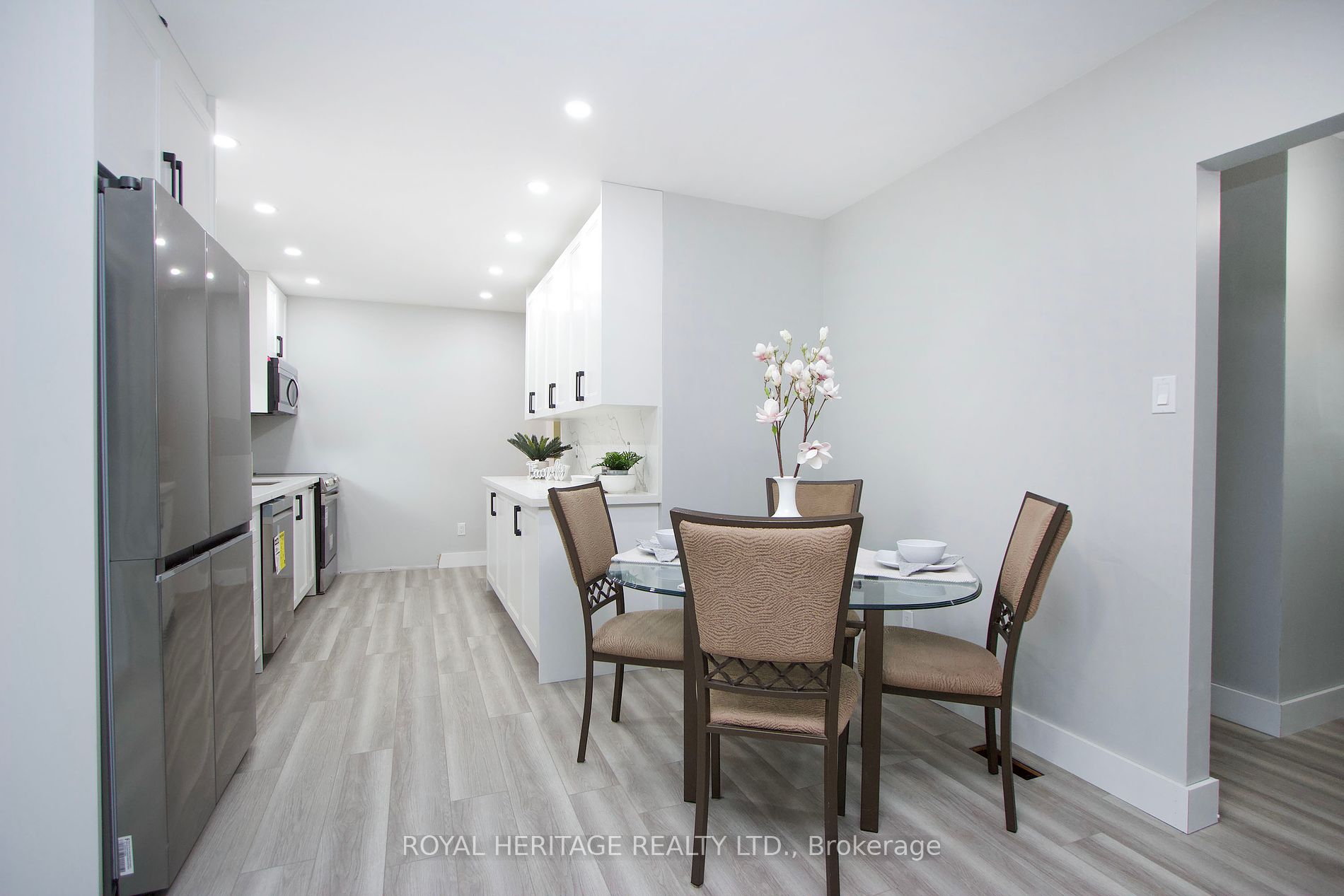 11450 Simcoe St Property Photo 4