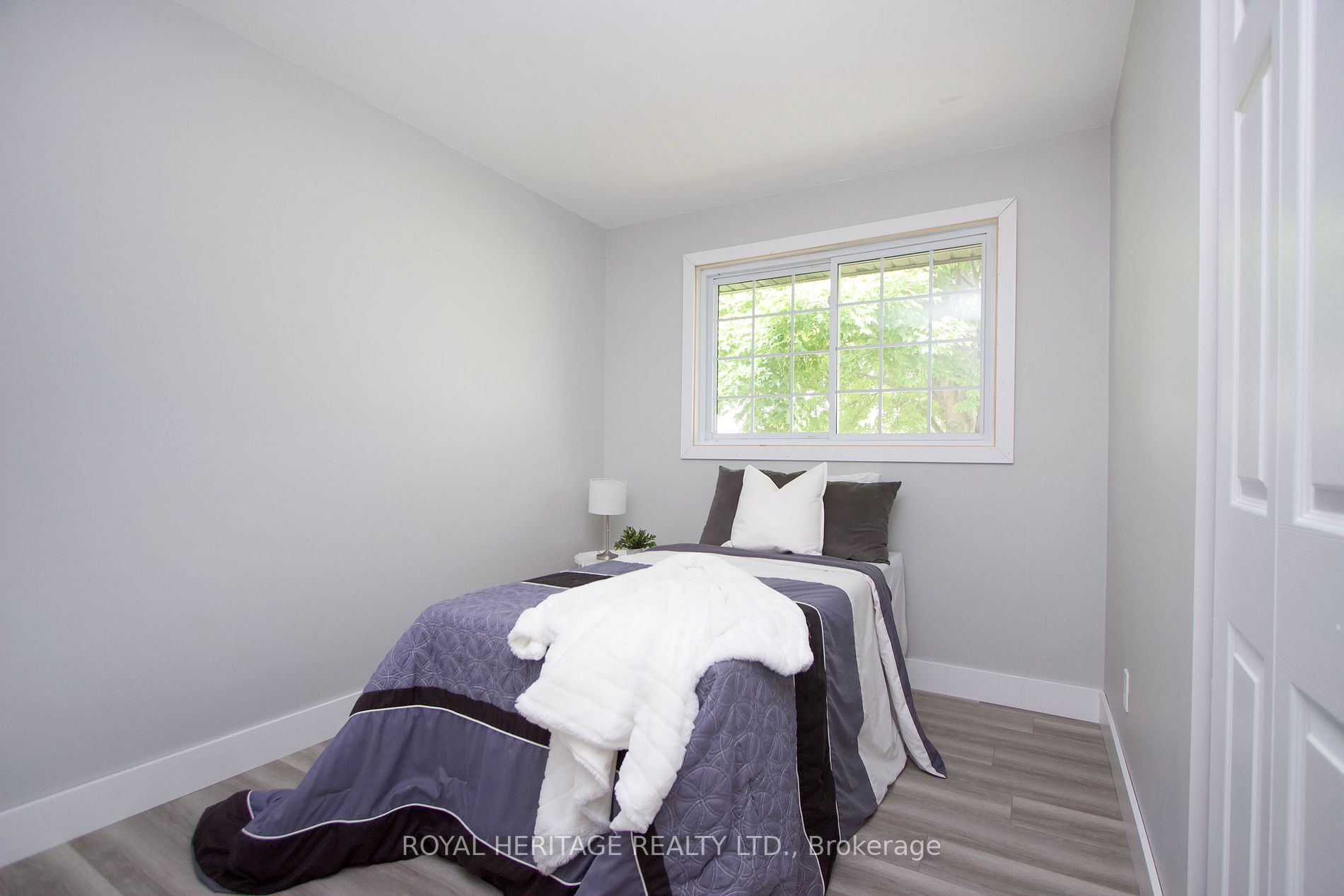 11450 Simcoe St Property Photo 13