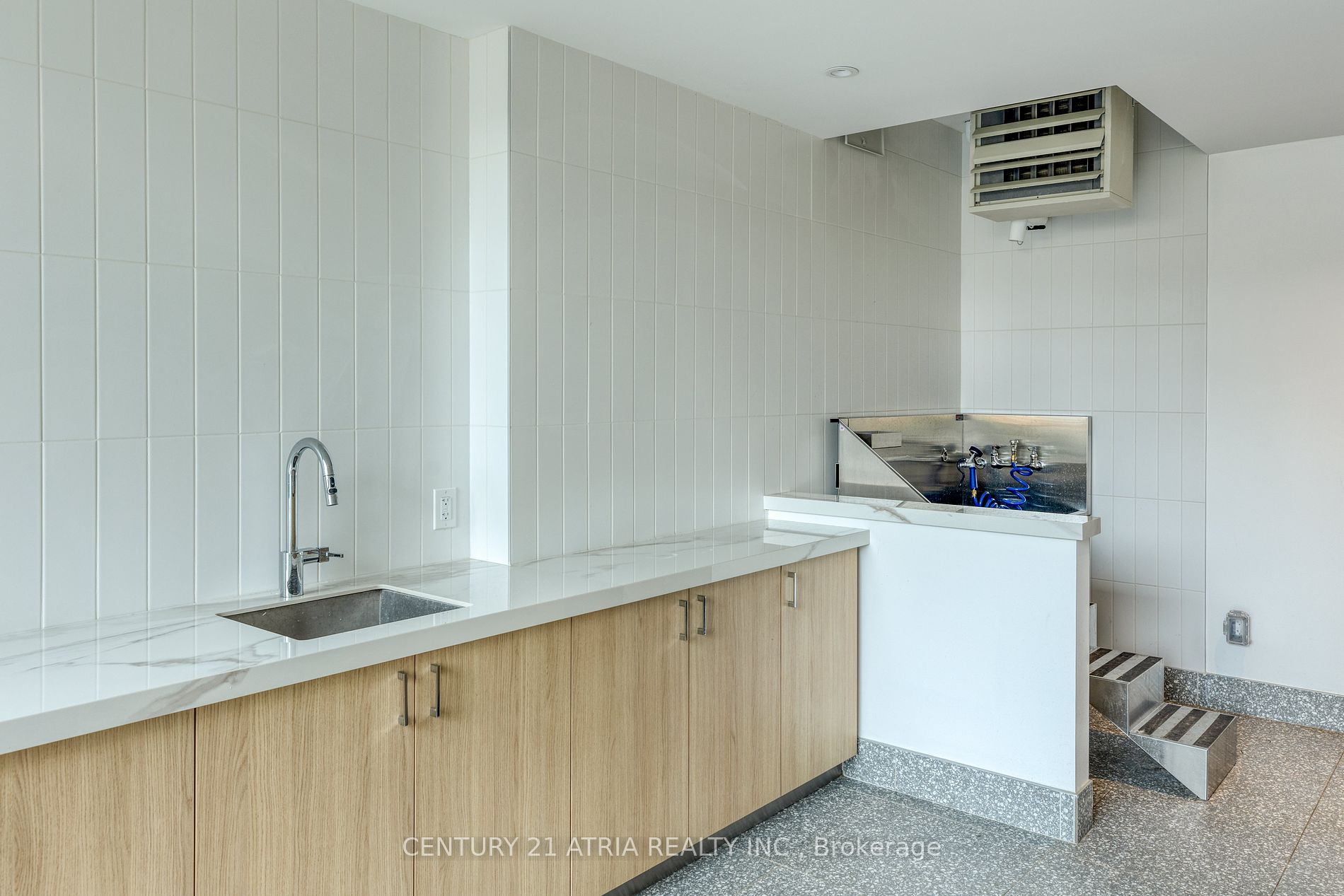 150 Logan Ave 2 Property Photo 11