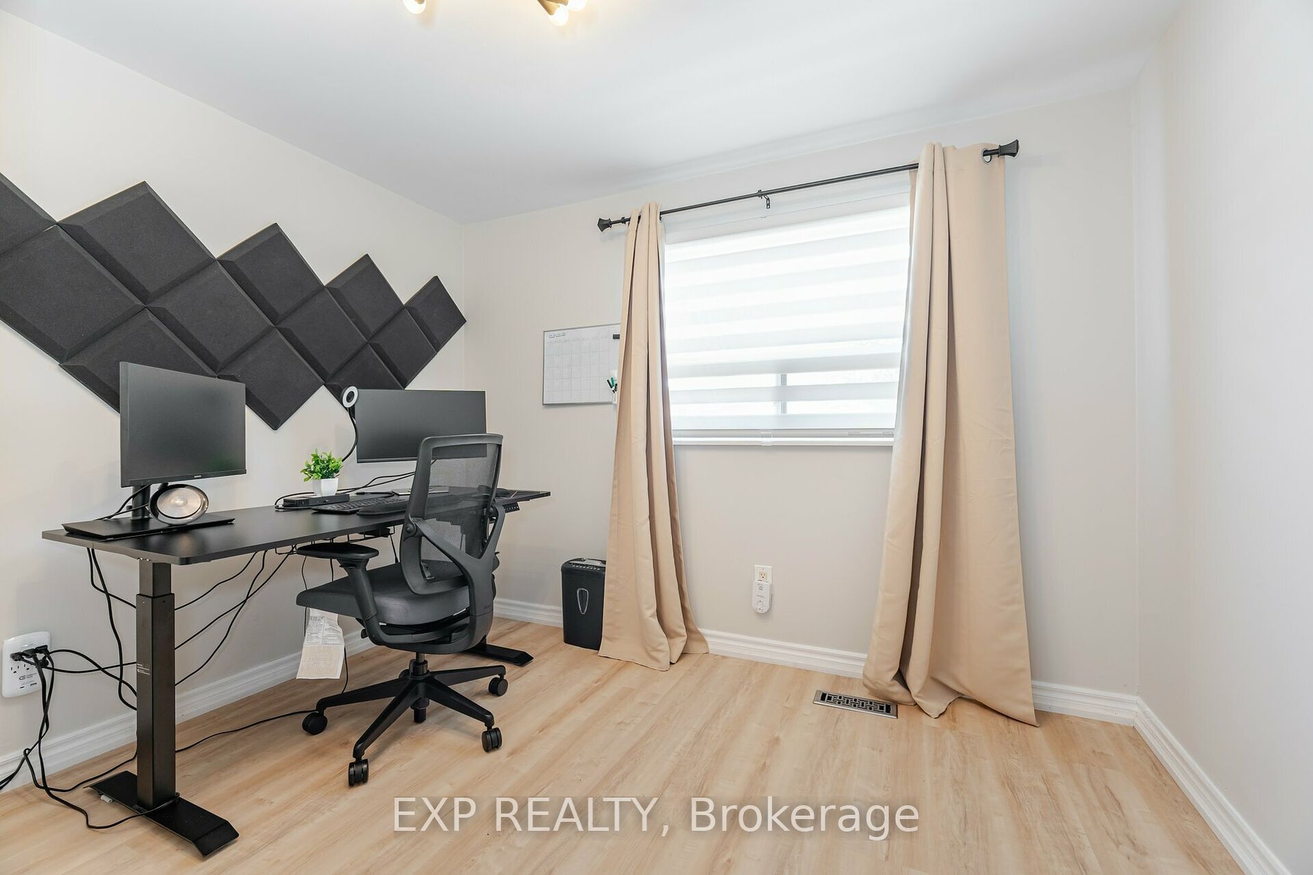 510 Sedan Cres Property Photo 17