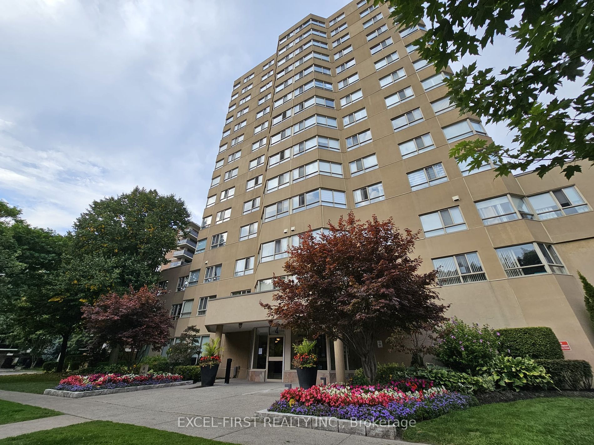 4 Park Vis Property Photo