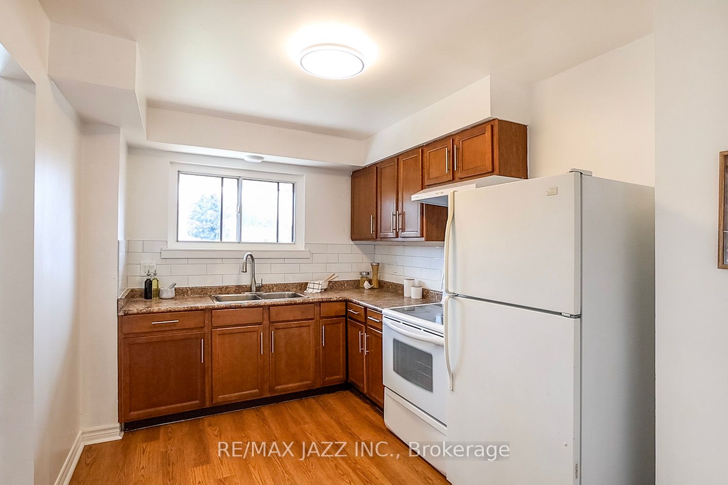 1333 Mary St N 70 Property Photo 7