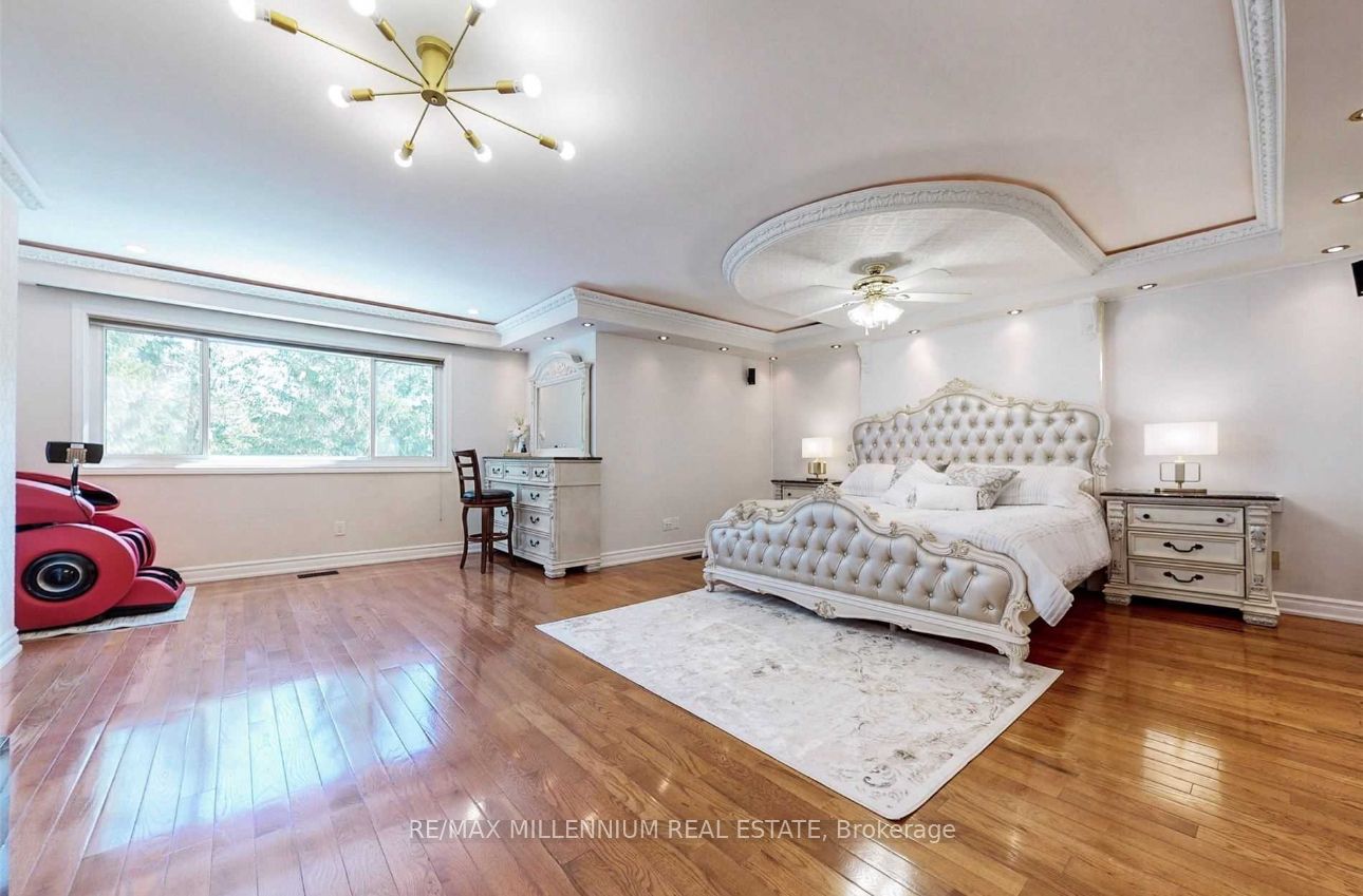 24 Royal Rouge Tr N Property Photo 3