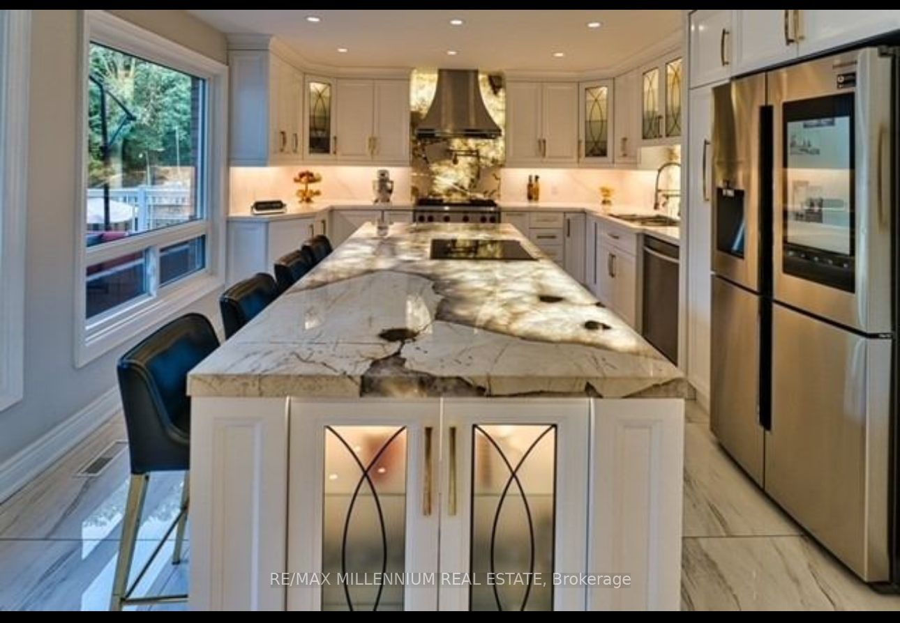 24 Royal Rouge Tr N Property Photo 15