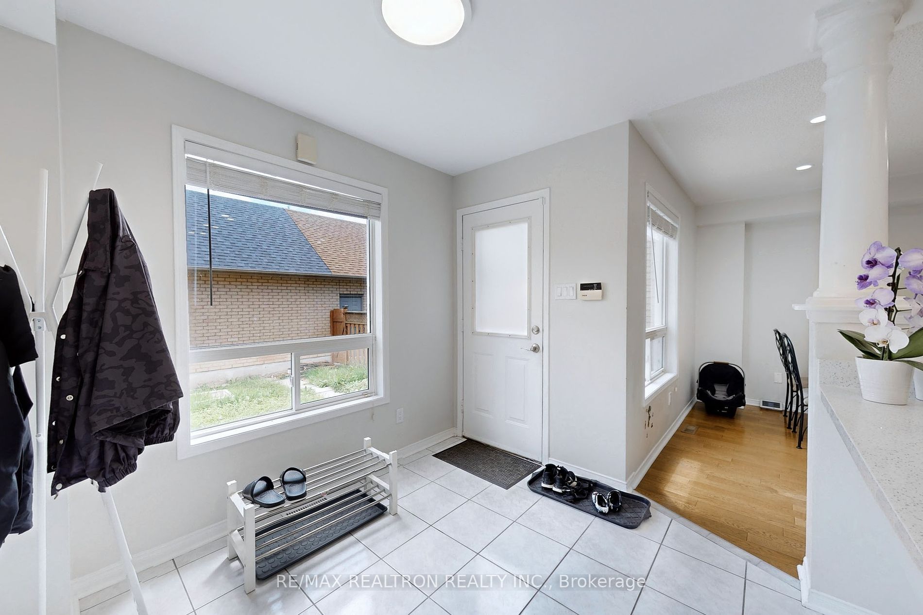 525 Church St N Property Photo 3