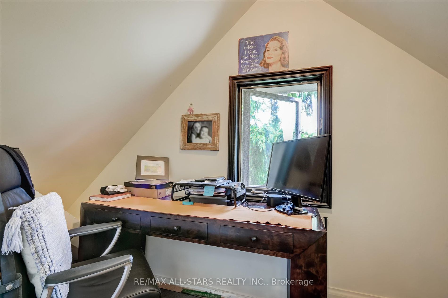 18 Aylesford Dr Property Photo 3
