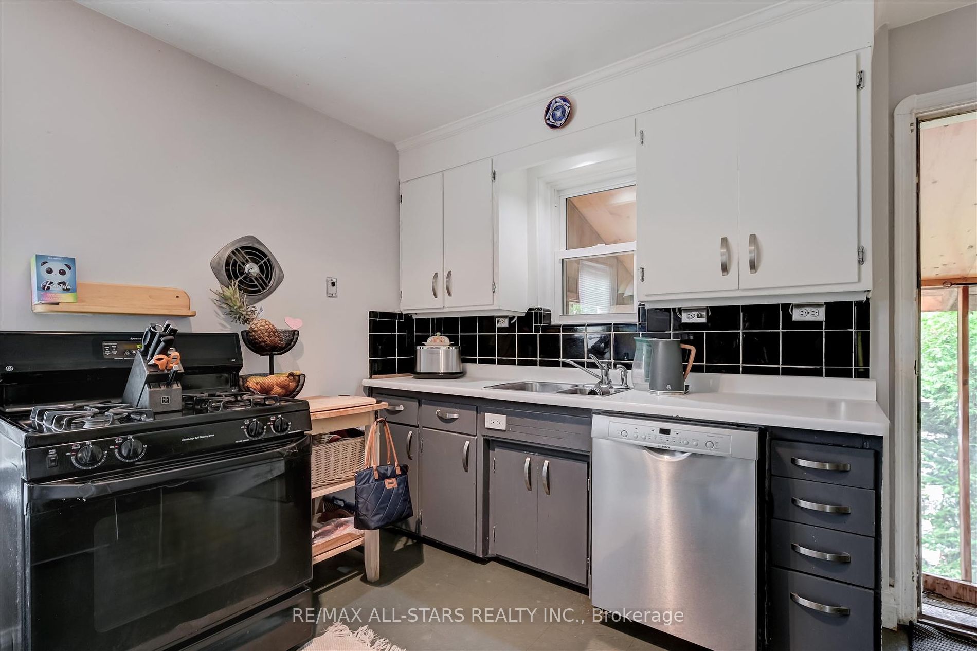 18 Aylesford Dr Property Photo 27