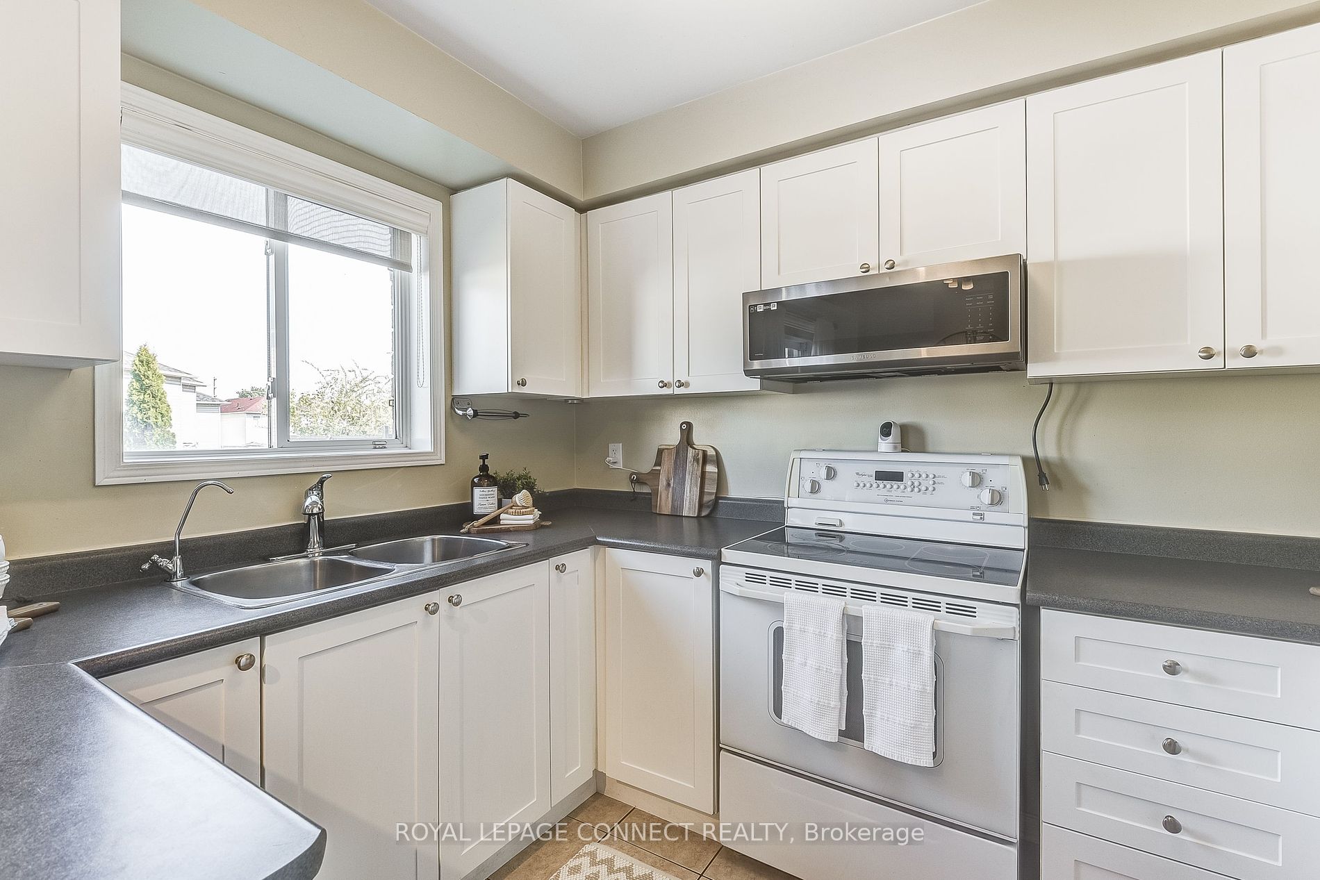 29 Andona Cres Property Photo 6