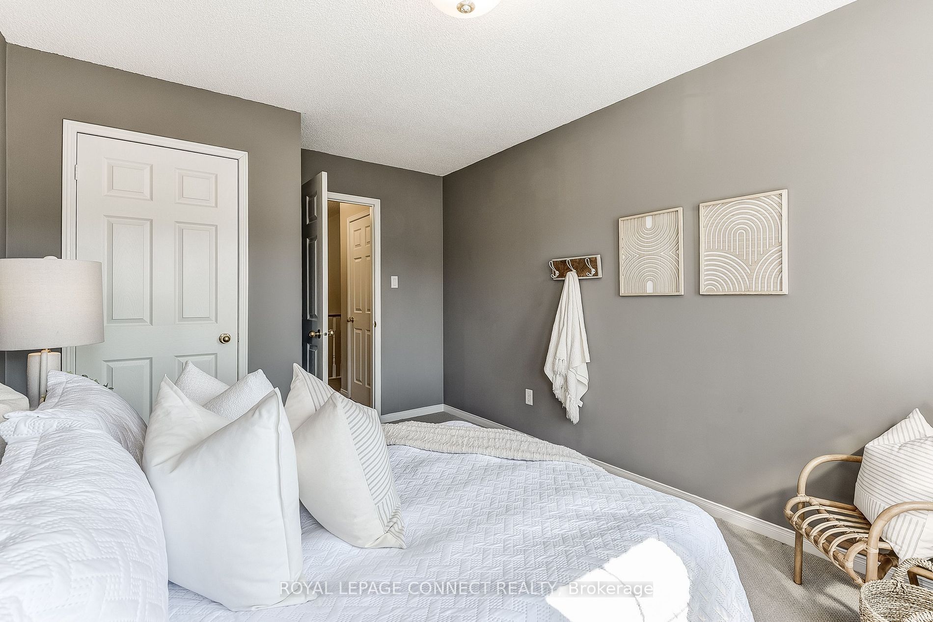 29 Andona Cres Property Photo 16