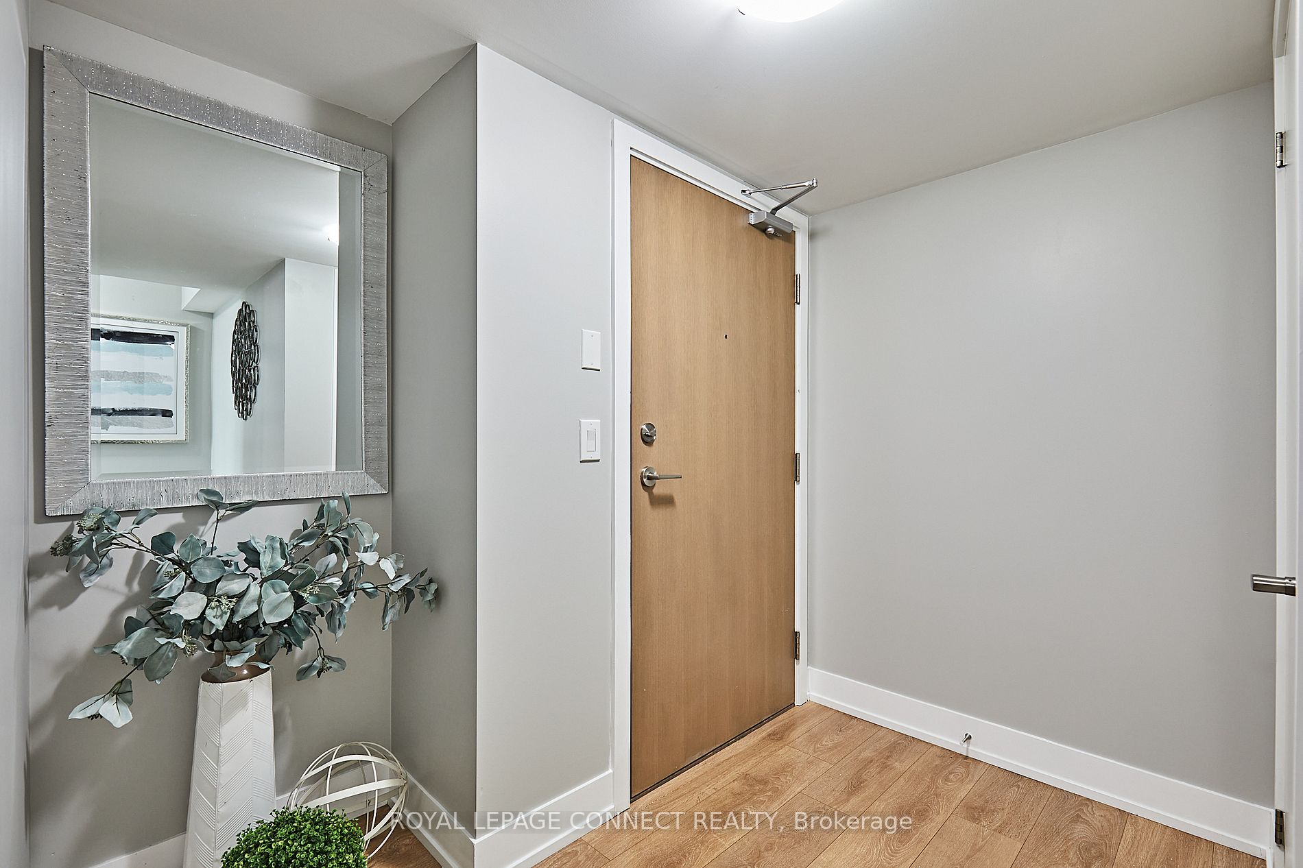 1255 Bayly St 02 Property Photo 23