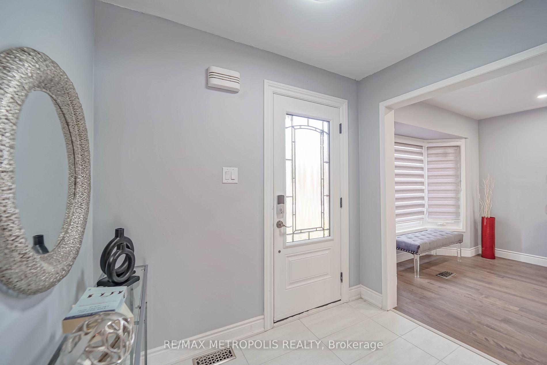 285 Senator St Property Photo 23