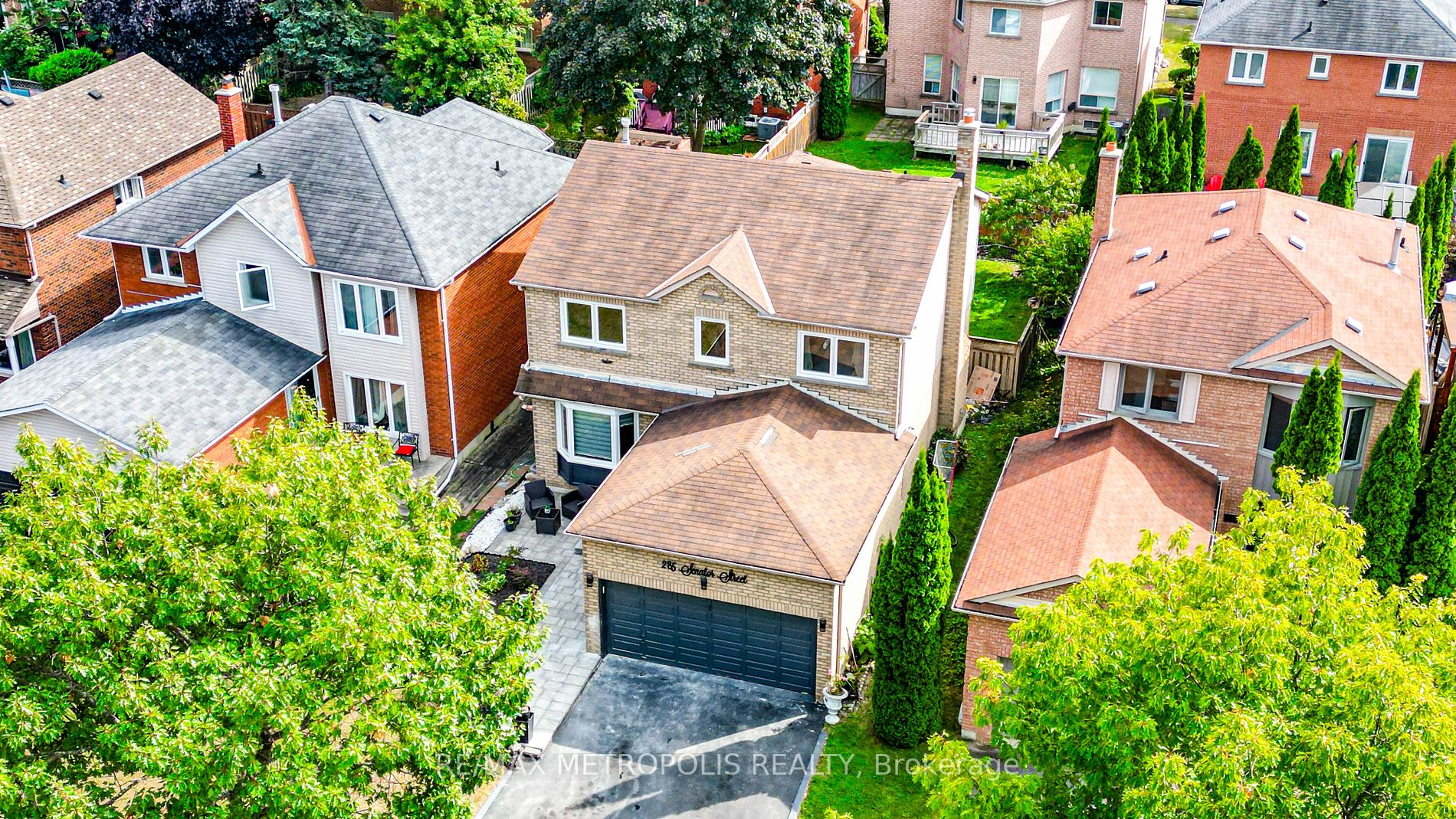 285 Senator St Property Photo 35