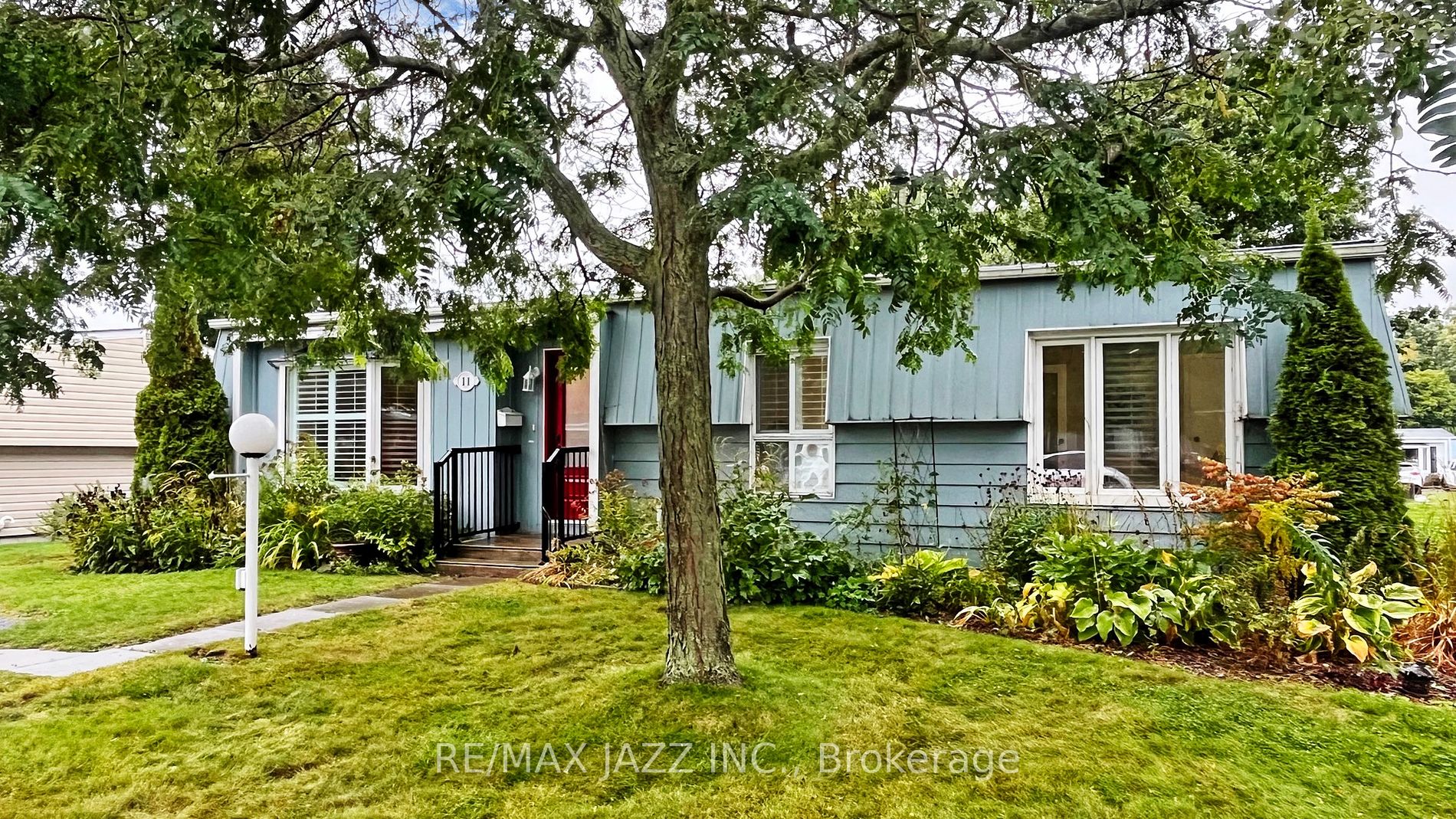 11 Canoe Crt Property Photo