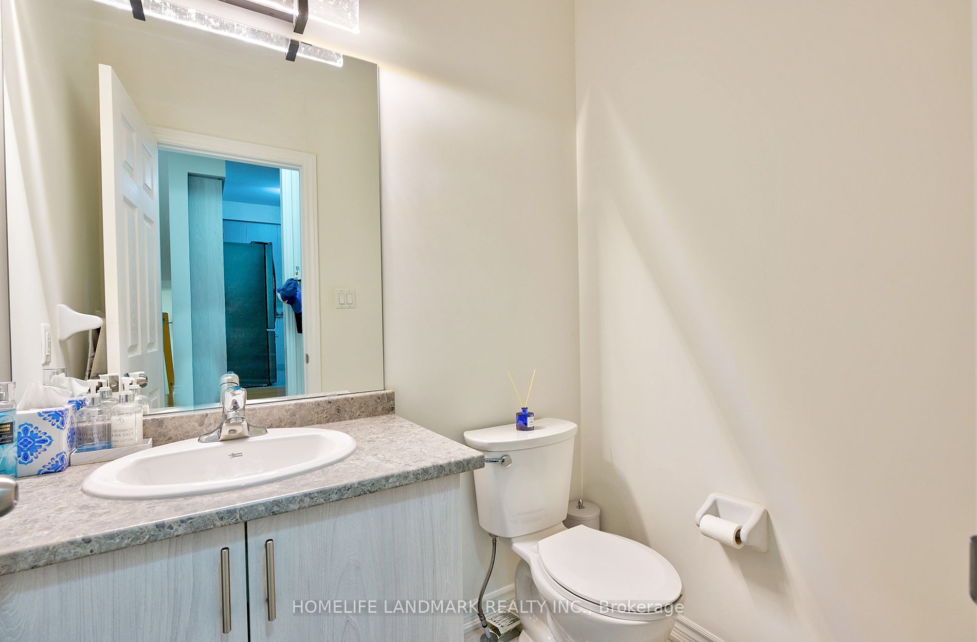 84 Workmen's Circ Property Photo 4