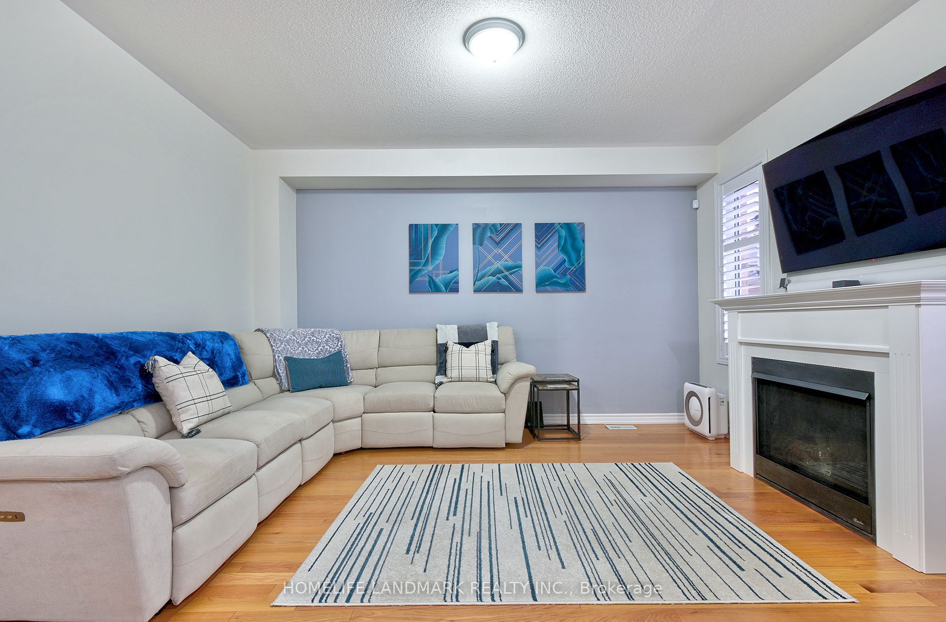 84 Workmen's Circ Property Photo 6