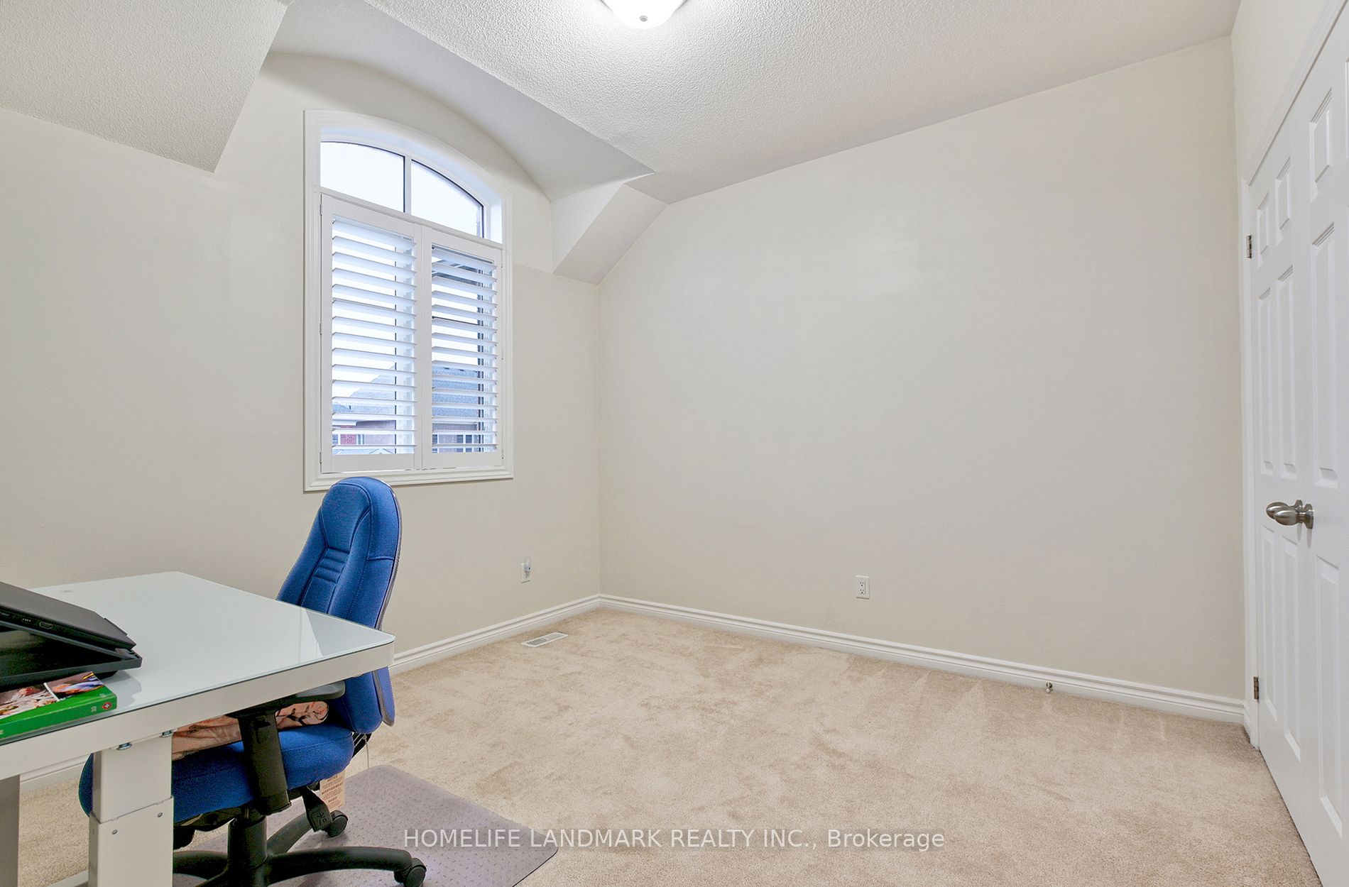 84 Workmen's Circ Property Photo 10