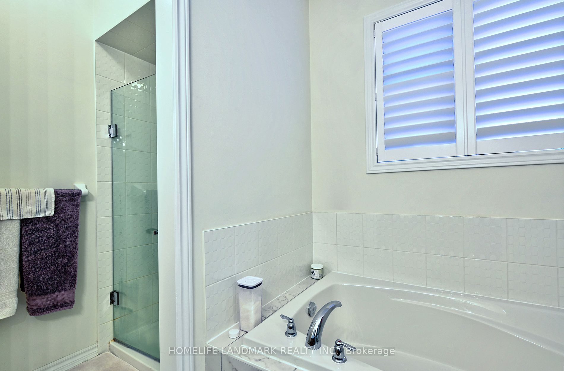 84 Workmen's Circ Property Photo 17