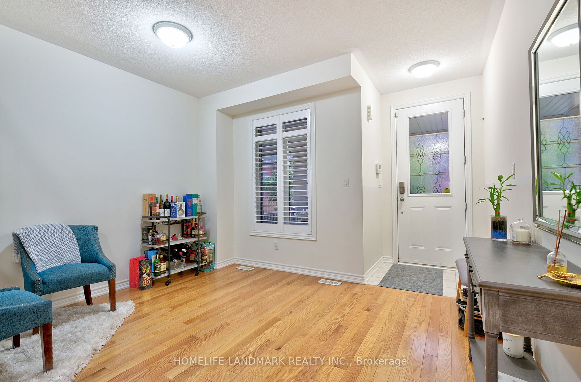 84 Workmen's Circ Property Photo 22