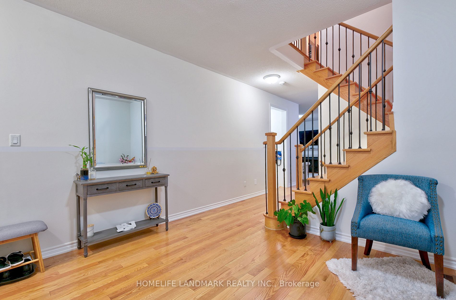 84 Workmen's Circ Property Photo 24