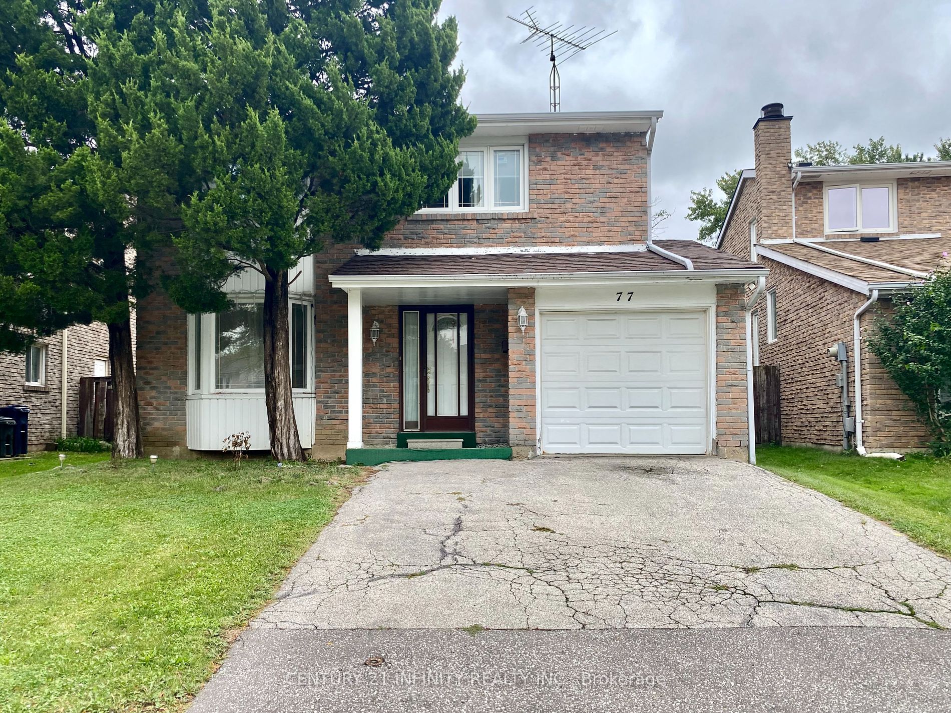 77 Ambercroft Blvd Property Photo
