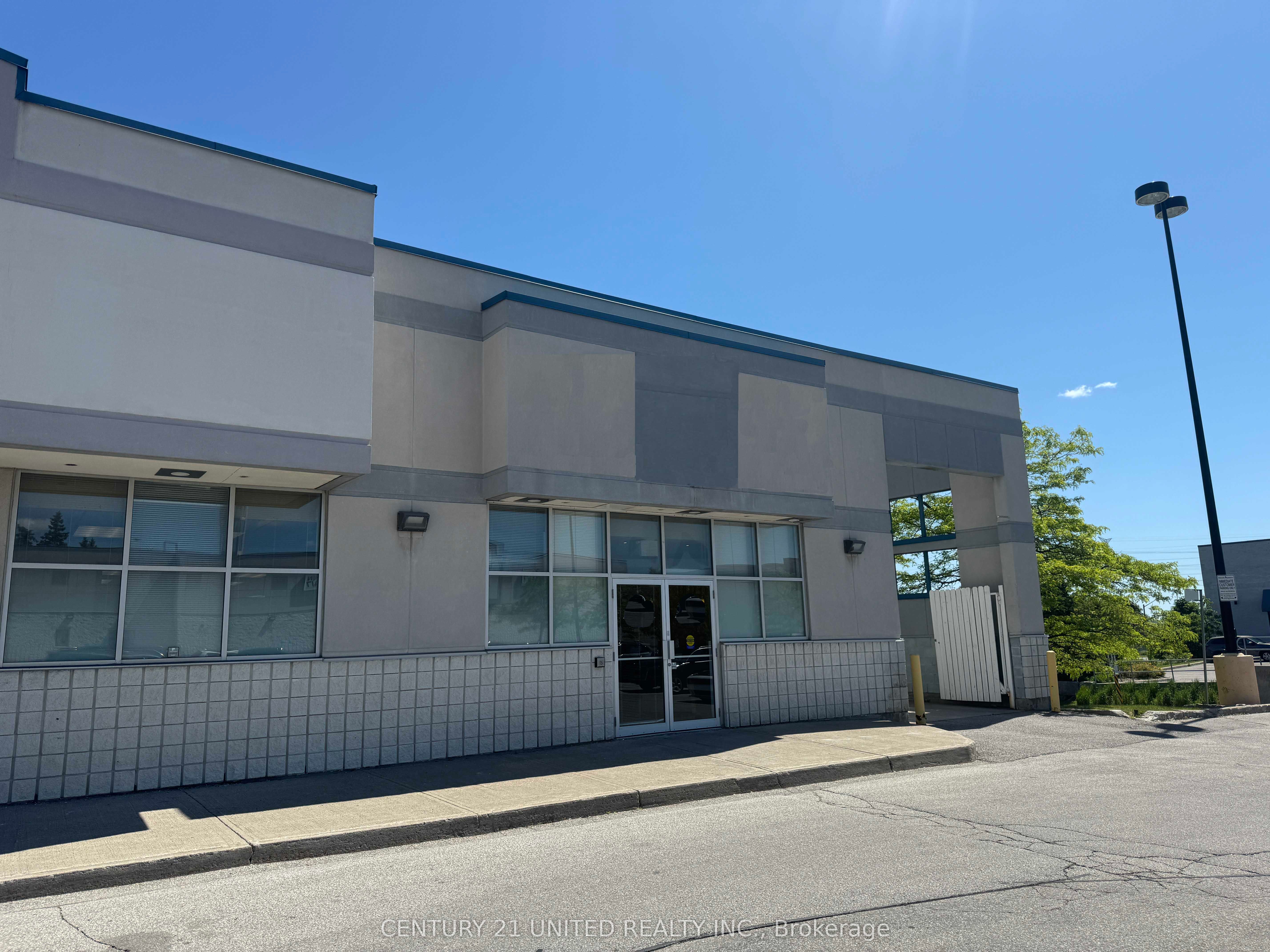 #D2002 - 851 Milner Avenue Property Photo 1