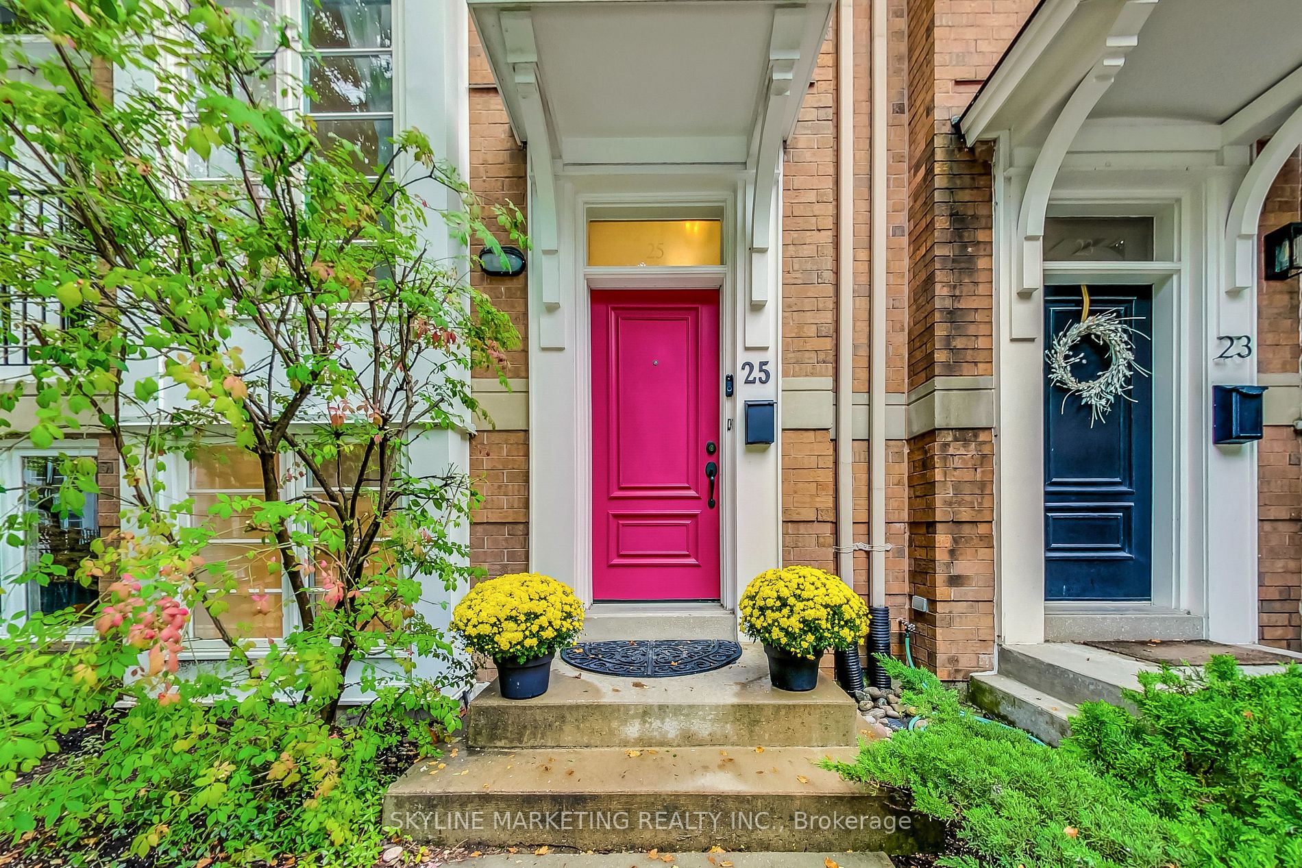 25 East York Ave Property Photo 8