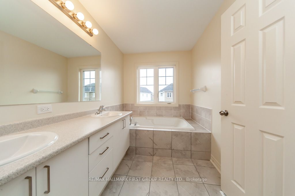 12 Jevons Dr Property Photo 9
