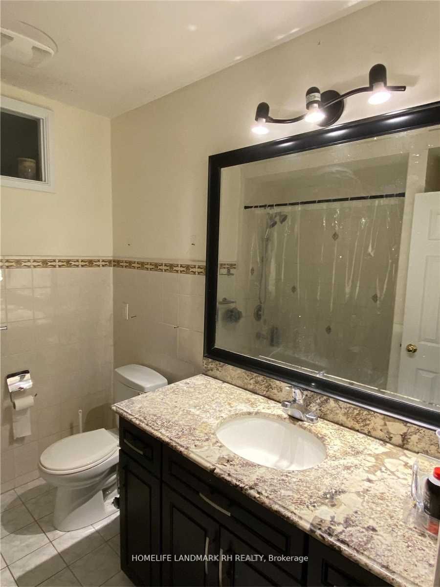 9 Lockie Ave Property Photo 8