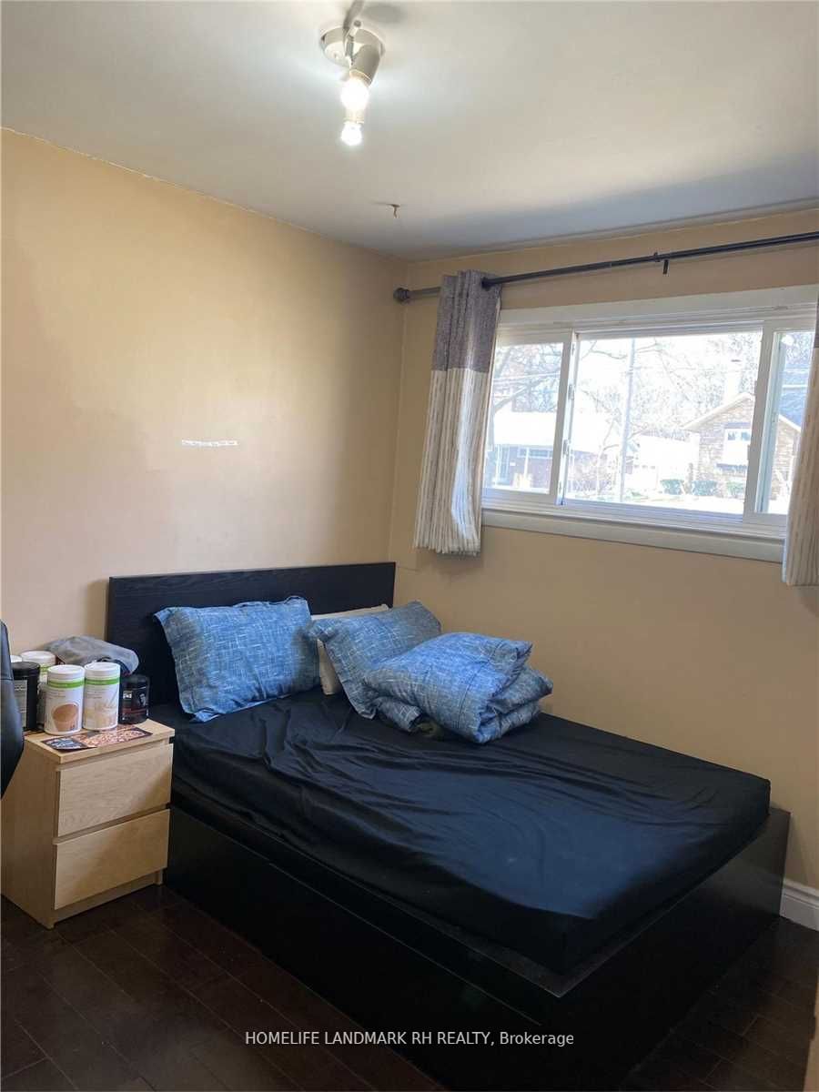 9 Lockie Ave Property Photo 9