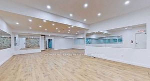 717 Queen St E Property Photo 5