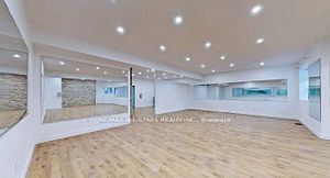 717 Queen St E Property Photo 8