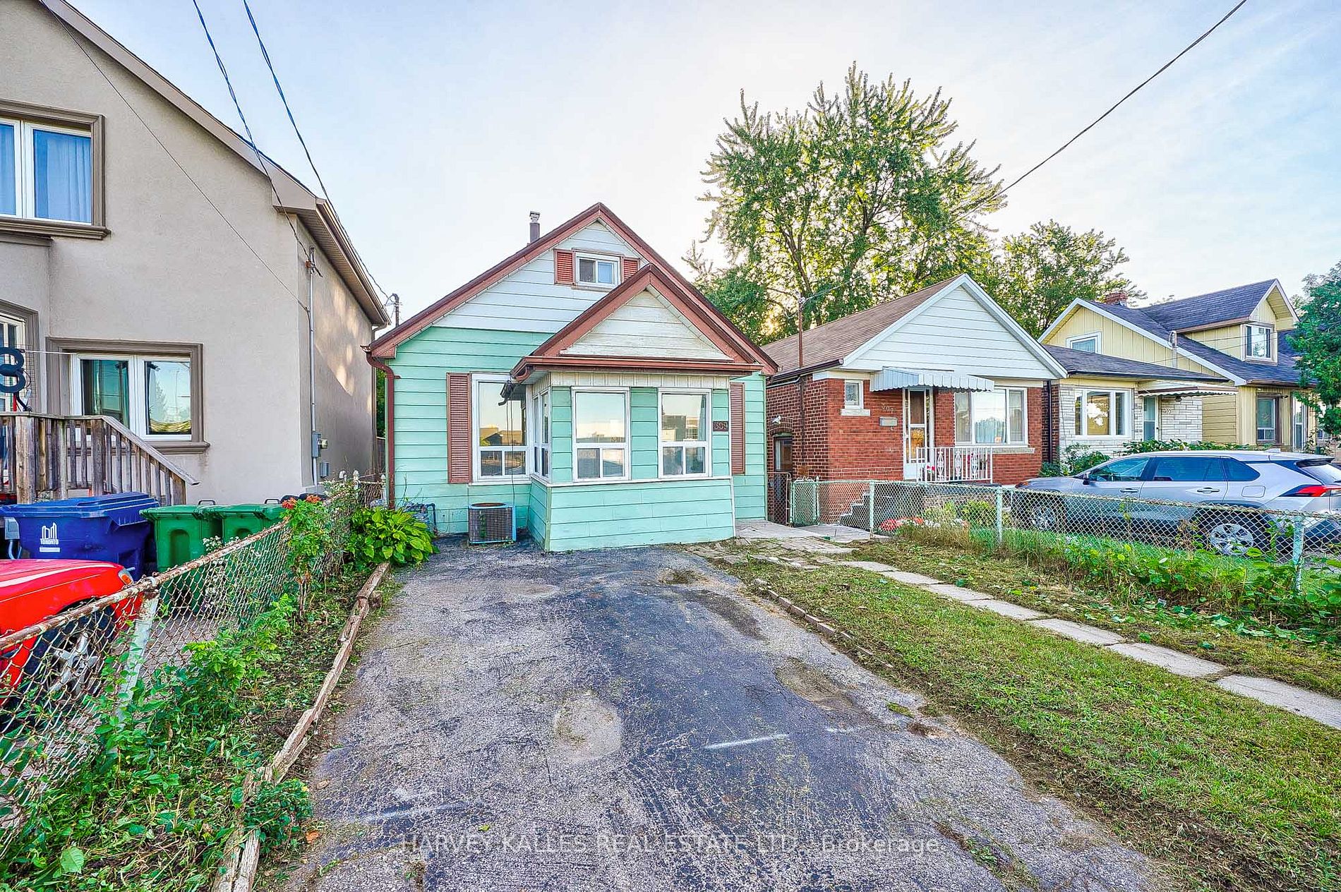 309 Birchmount Rd Property Photo 1