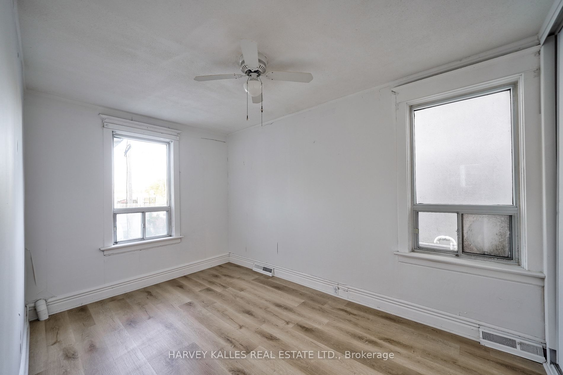 309 Birchmount Rd Property Photo 2