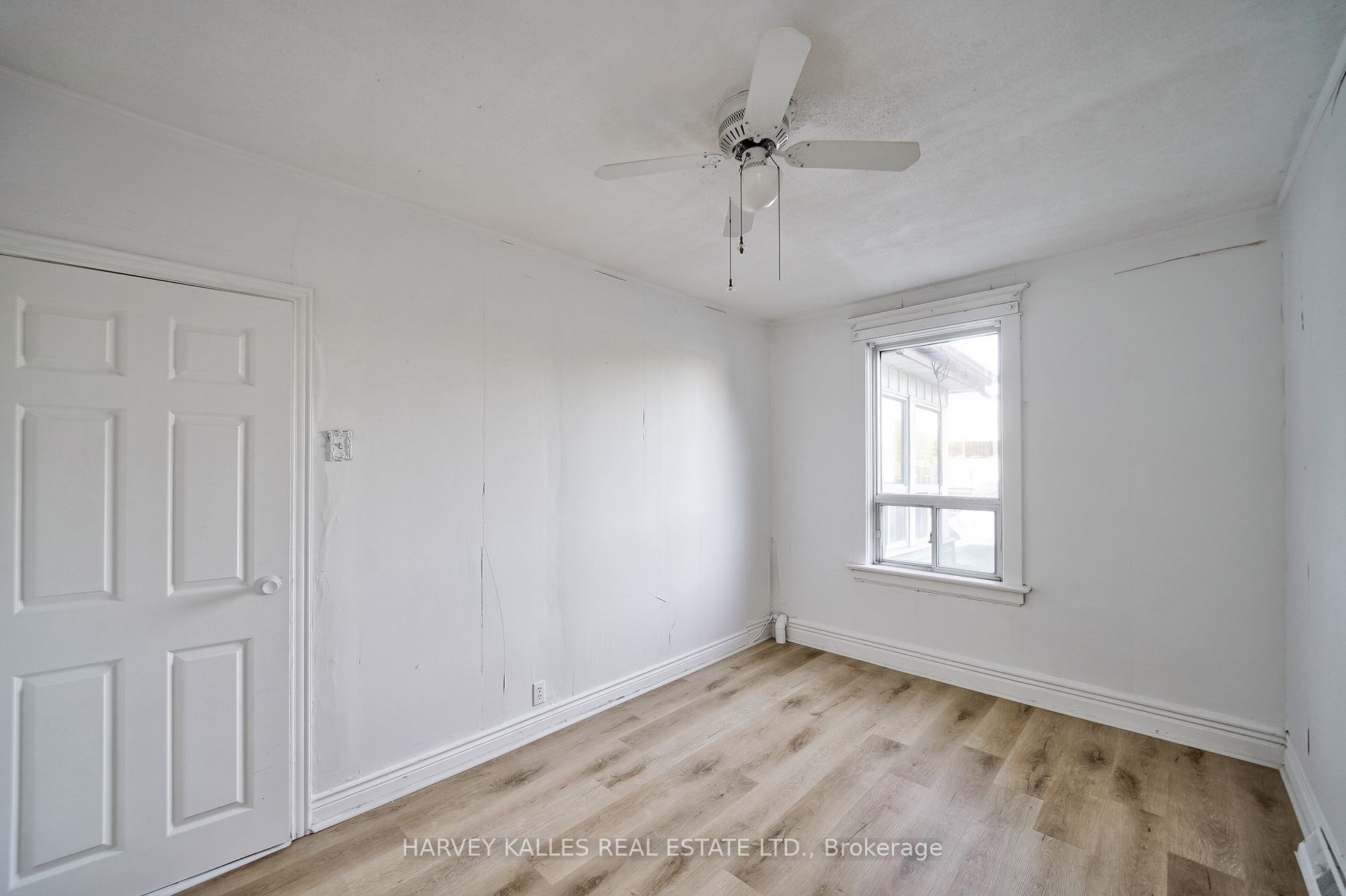 309 Birchmount Rd Property Photo 4