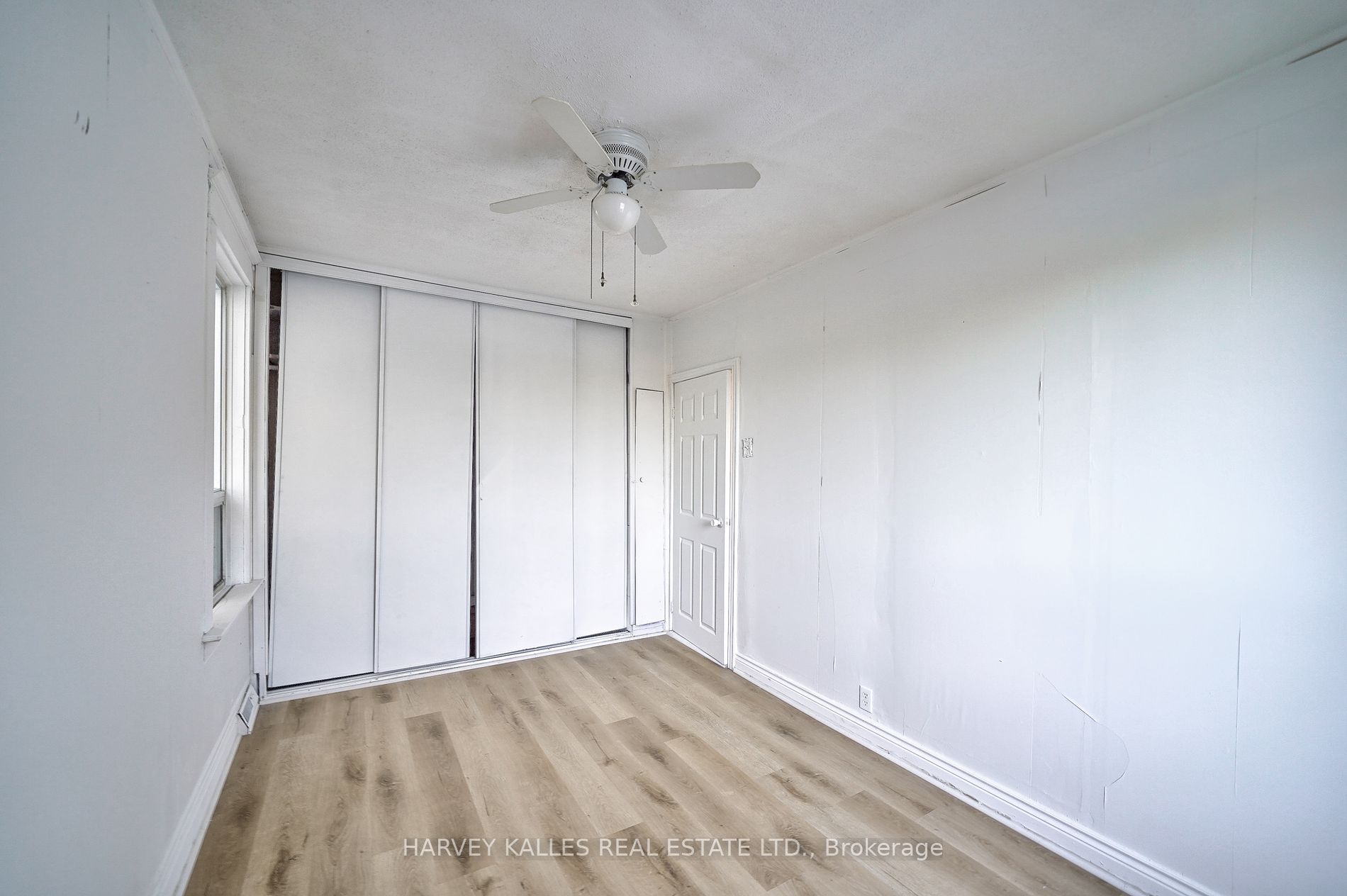 309 Birchmount Rd Property Photo 5