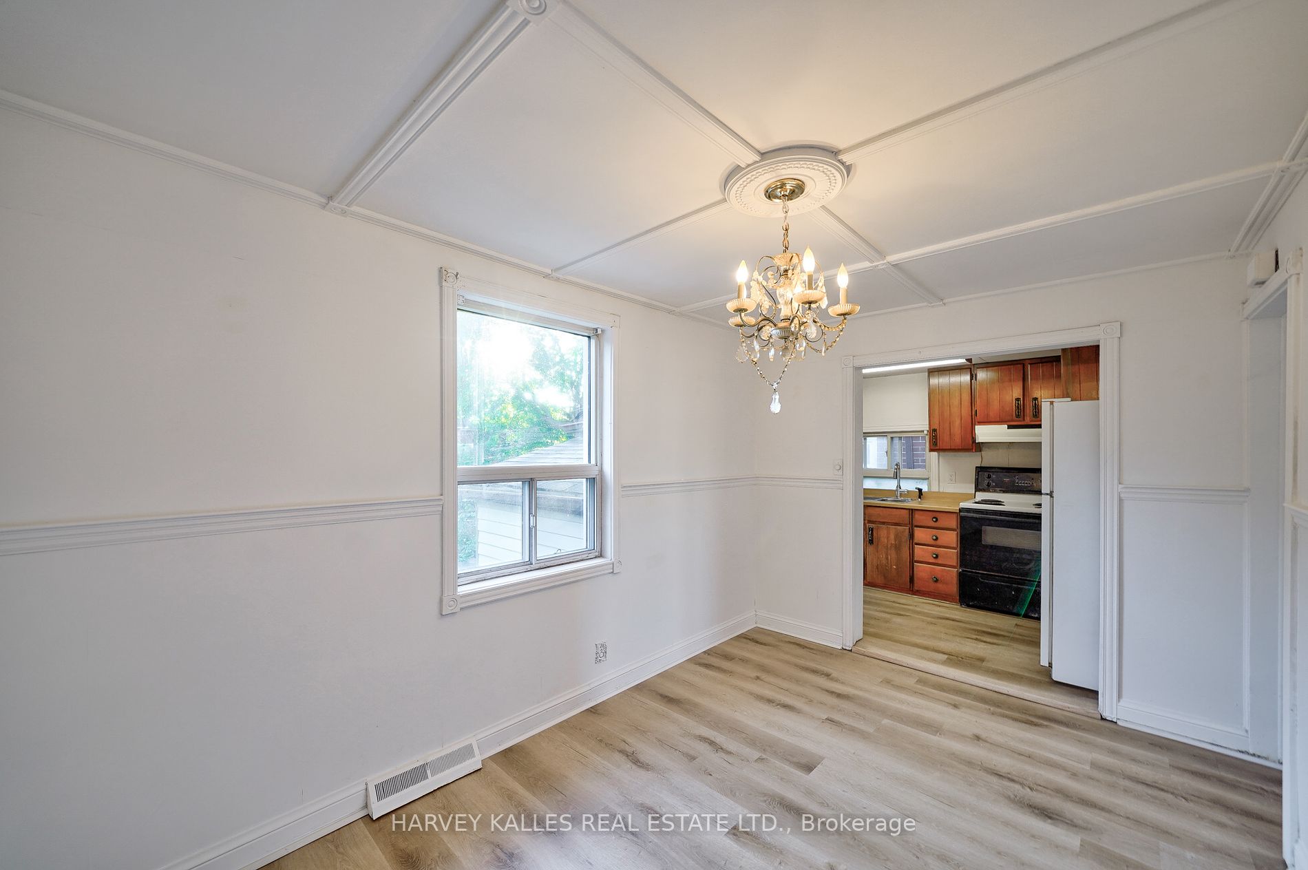 309 Birchmount Rd Property Photo 8