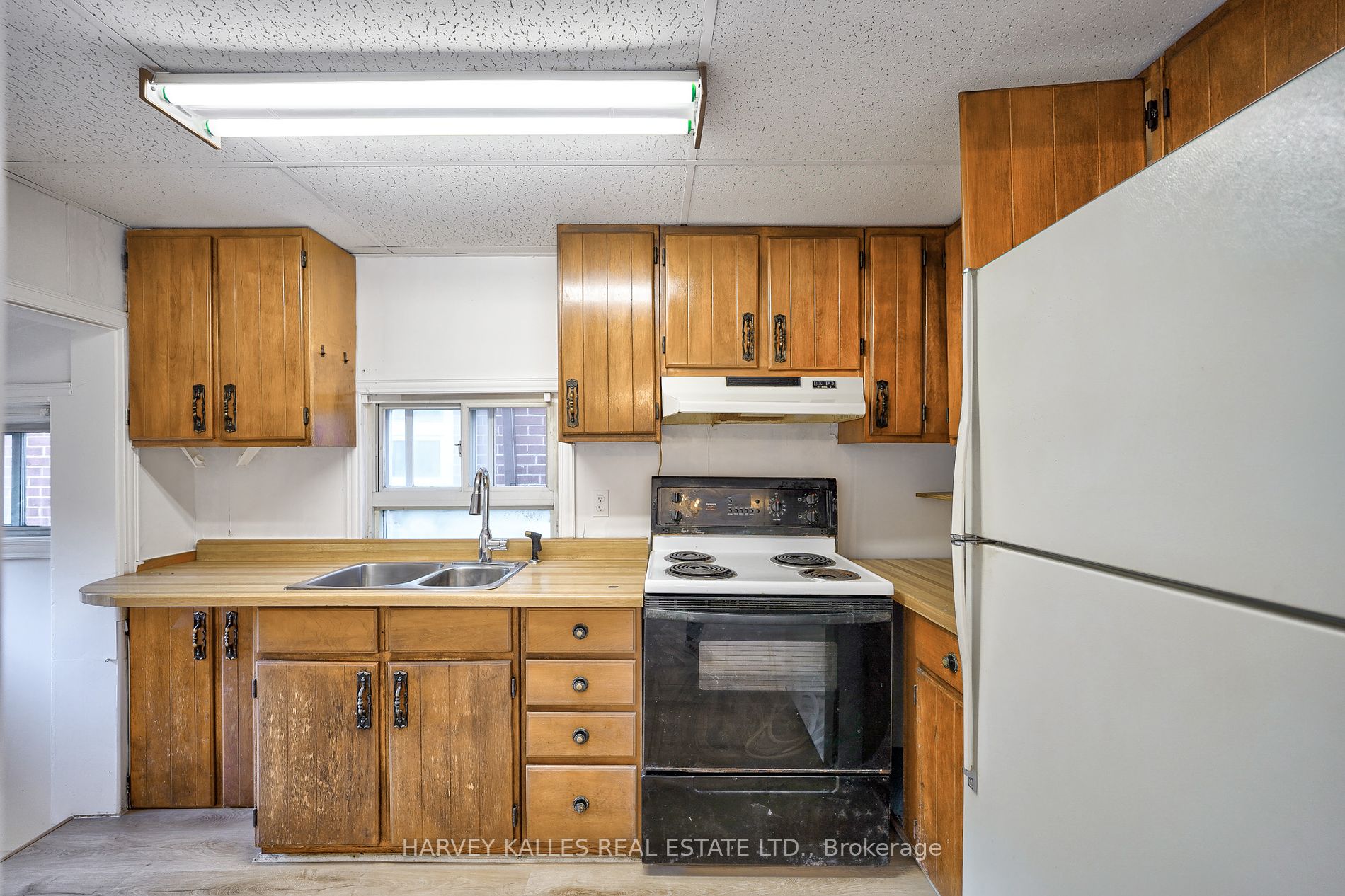 309 Birchmount Rd Property Photo 11