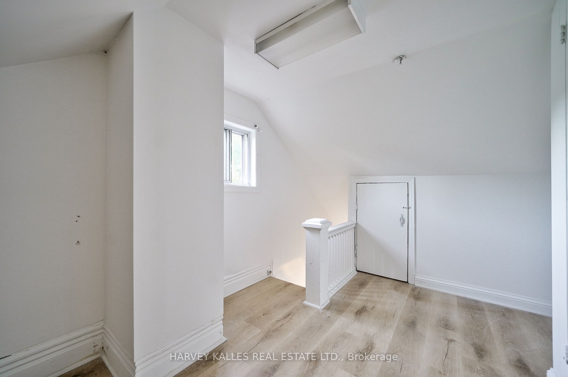 309 Birchmount Rd Property Photo 16