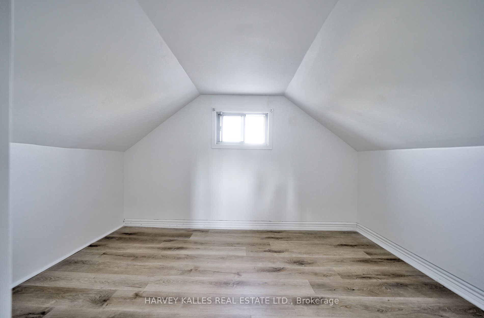 309 Birchmount Rd Property Photo 17