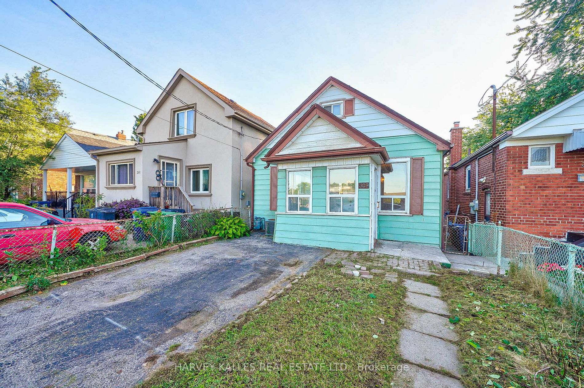 309 Birchmount Rd Property Photo 23