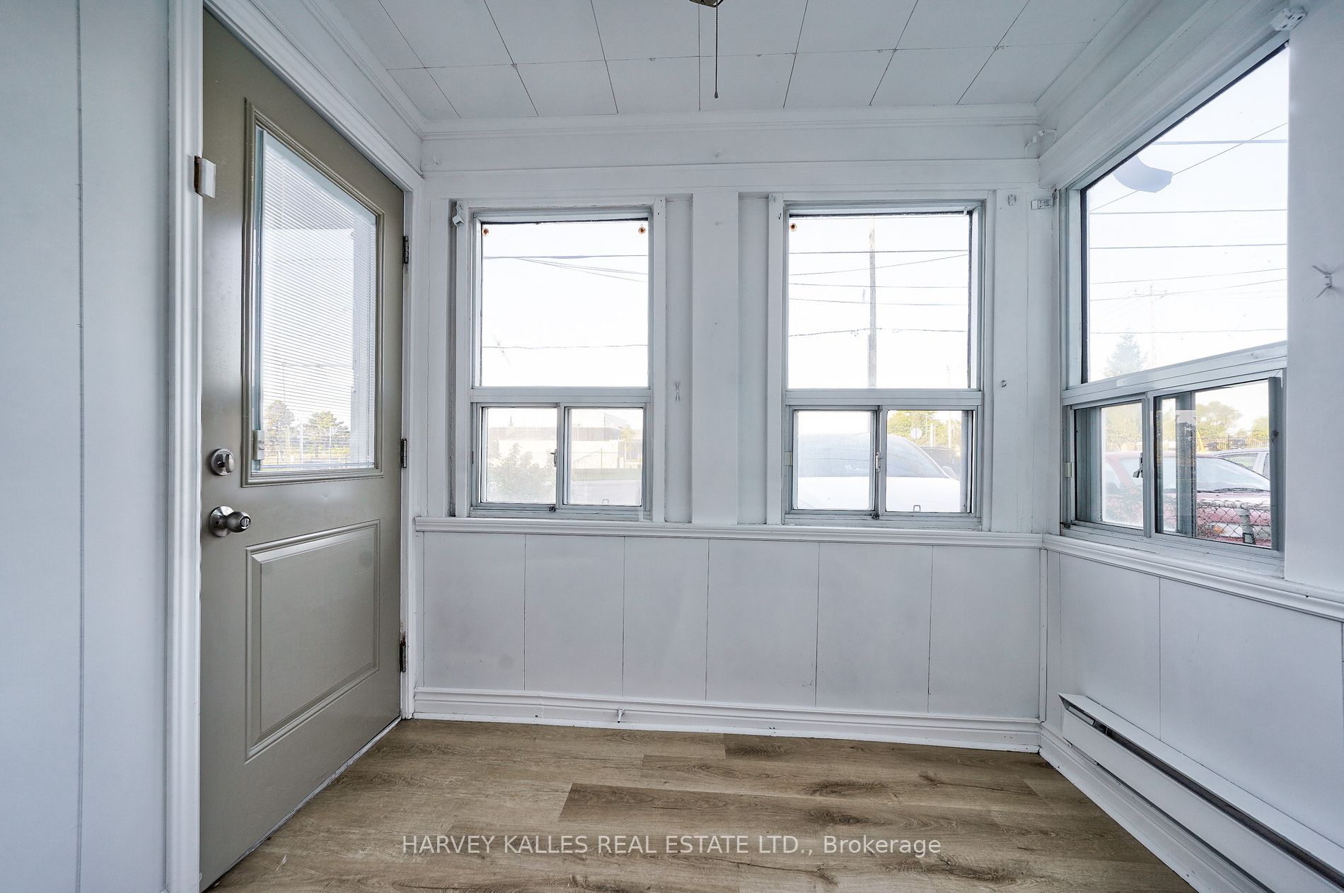 309 Birchmount Rd Property Photo 26