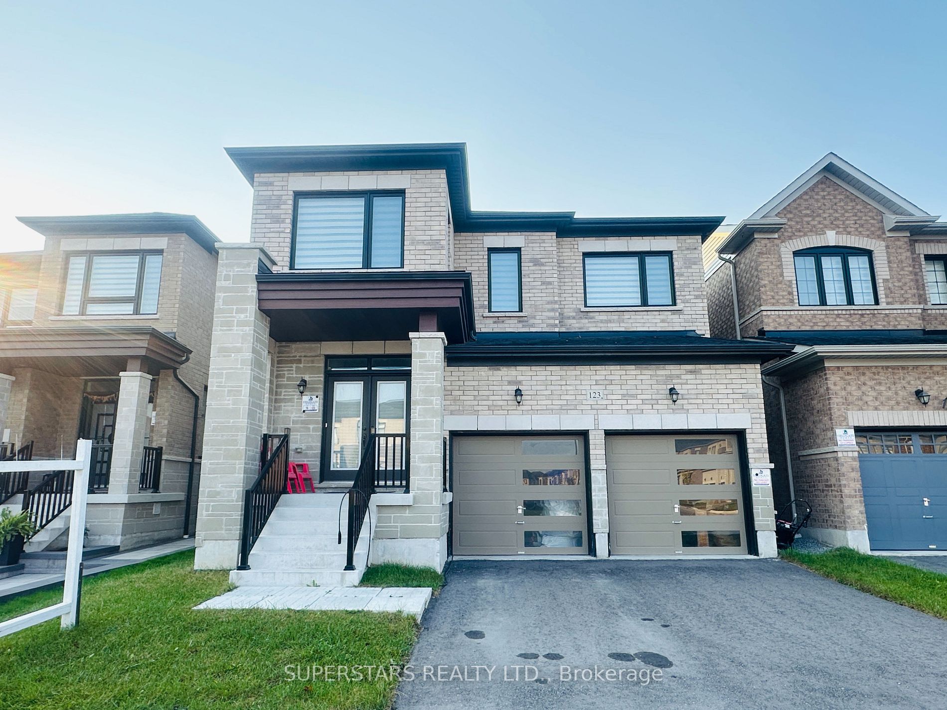 123 Micklefield Ave Property Photo