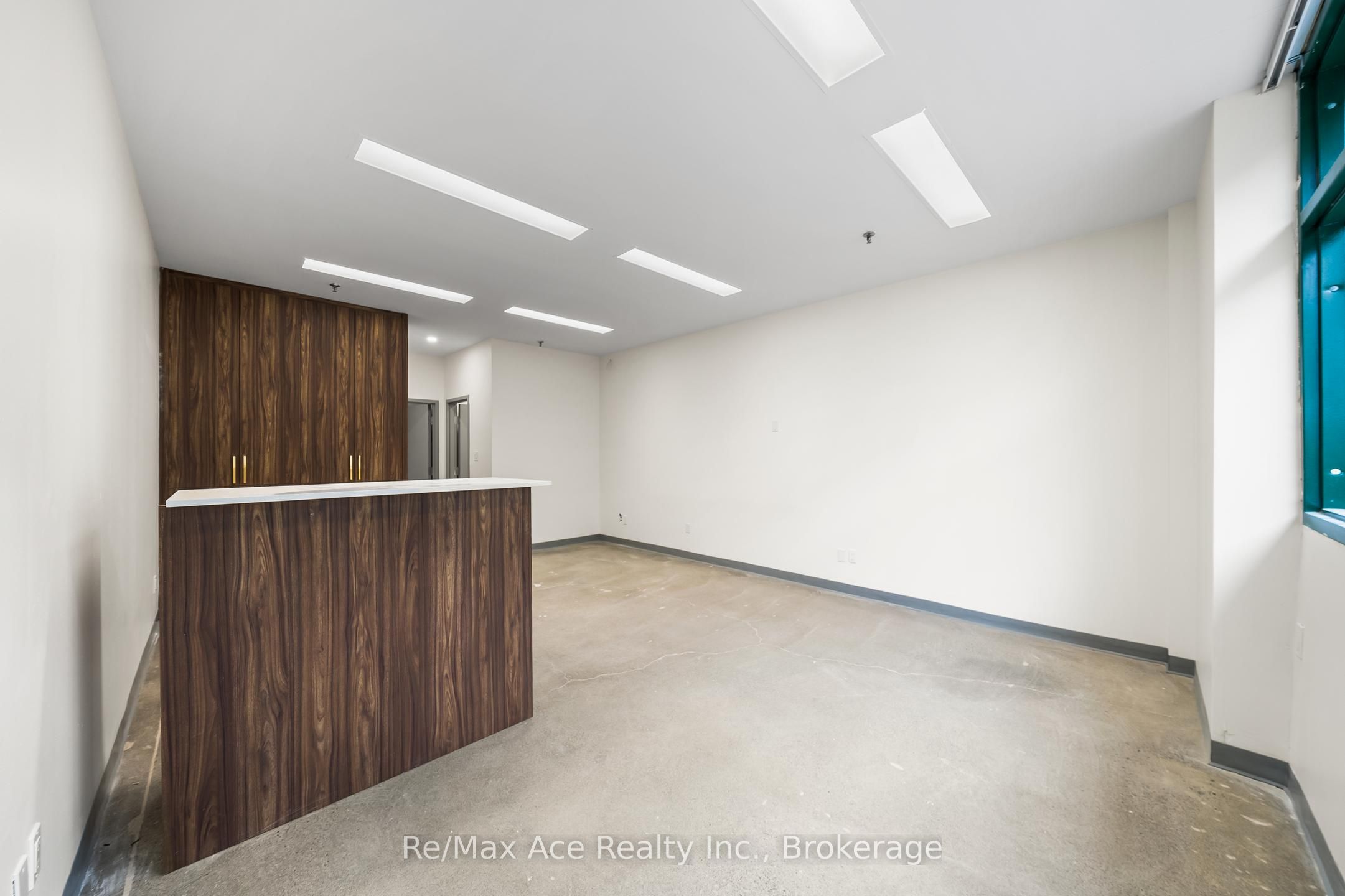 #823 - 210 Silver Star Boulevard Property Photo 7