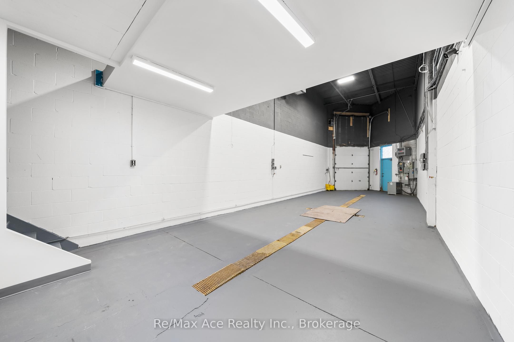 #823 - 210 Silver Star Boulevard Property Photo 12